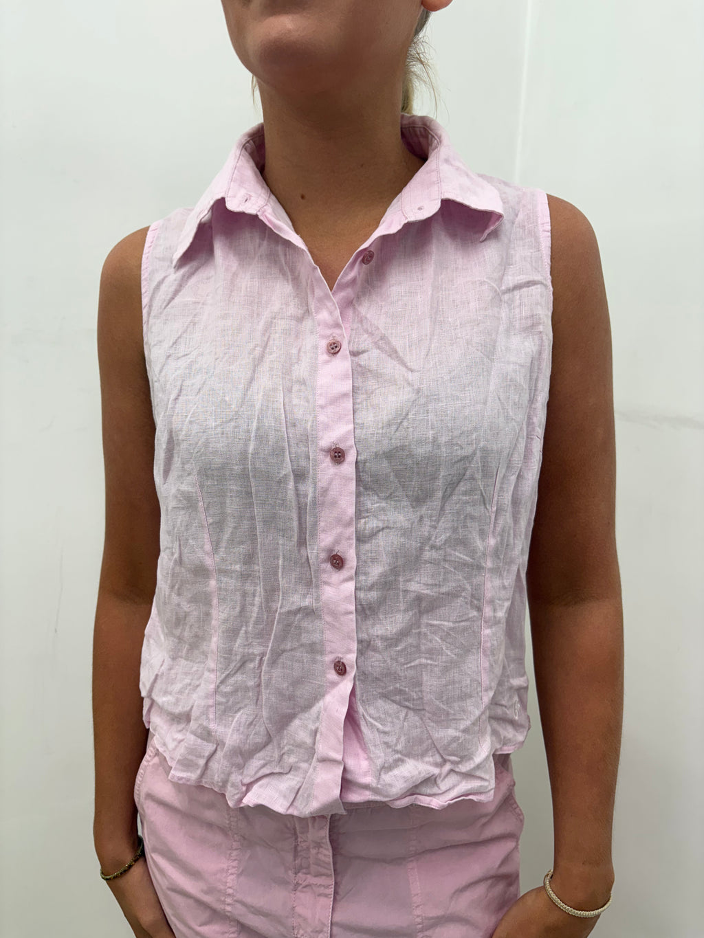 Soft Pink Sleeveless Linen-Look Button-Up Shirt