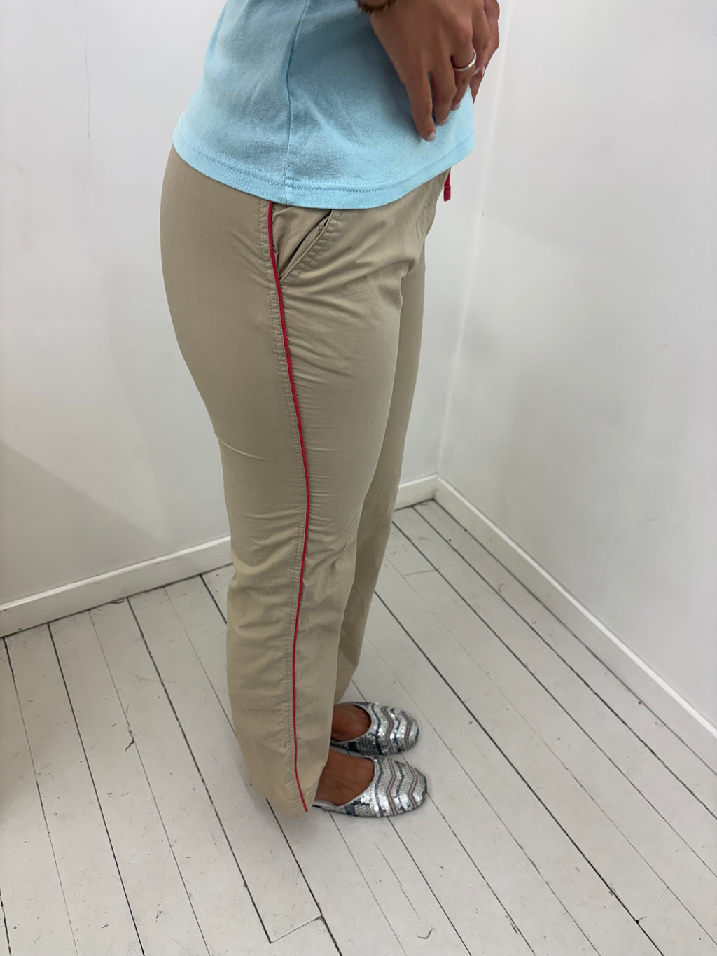 Beige Low-Rise Trousers With Red Side Stripe