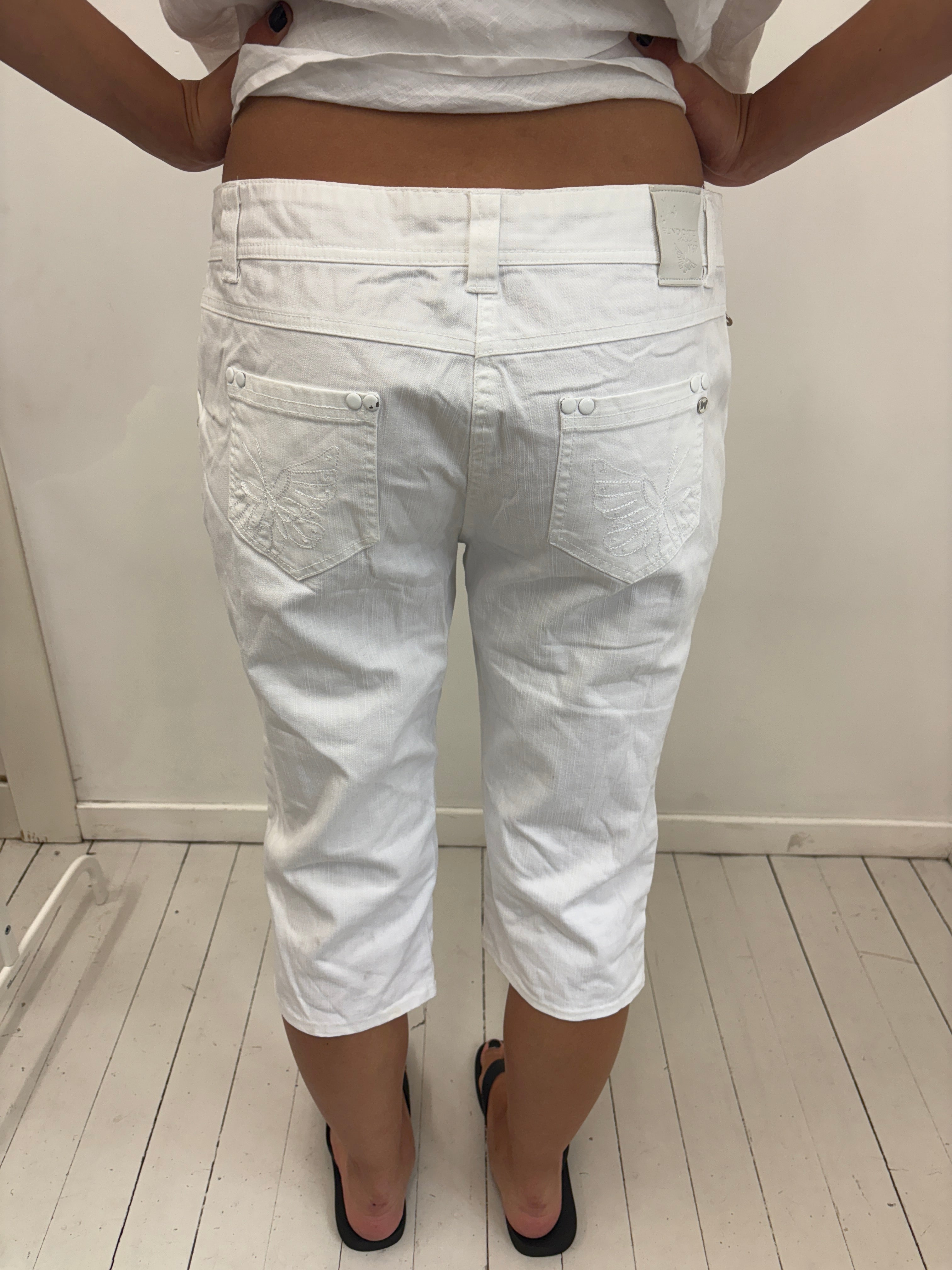 White Denim Capri Shorts Butterfly Embroidery Y2K