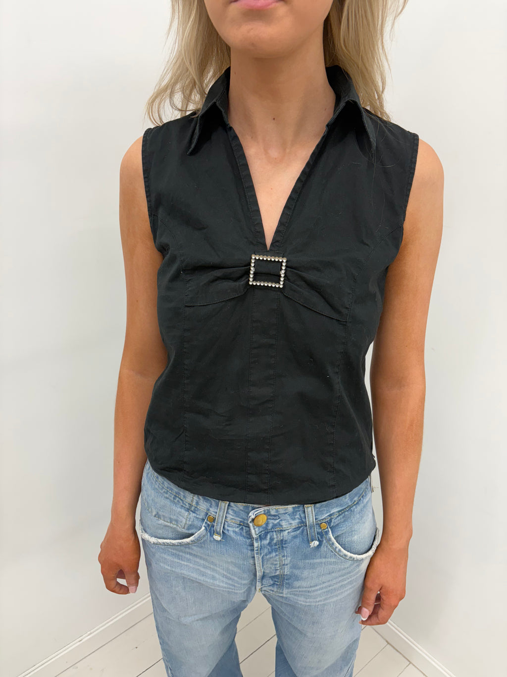 Rhinestone buckle poplin top