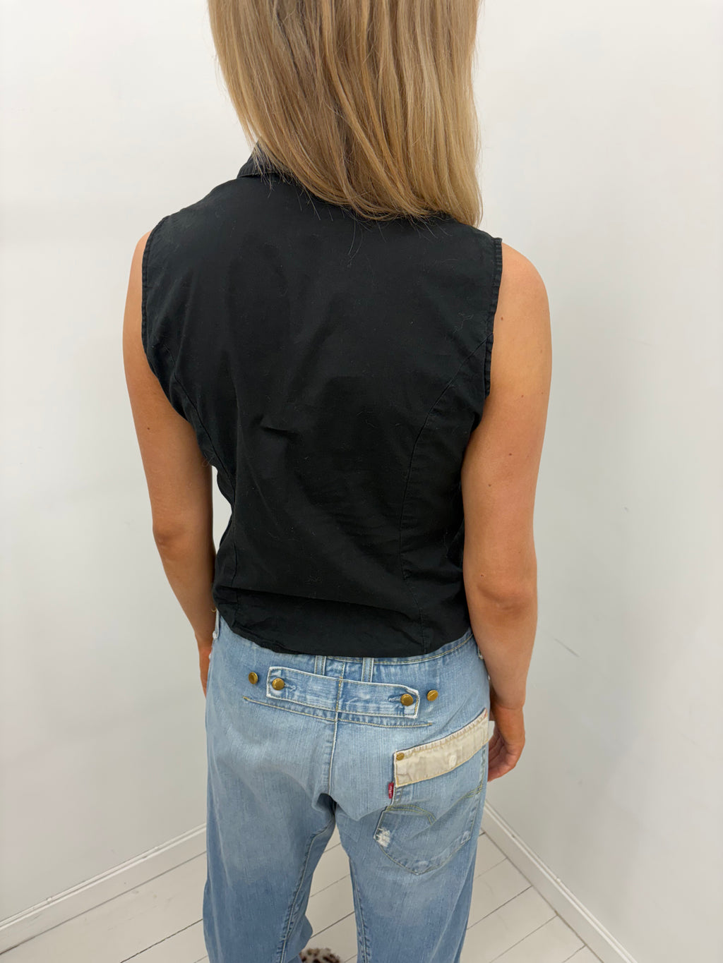 Rhinestone buckle poplin top