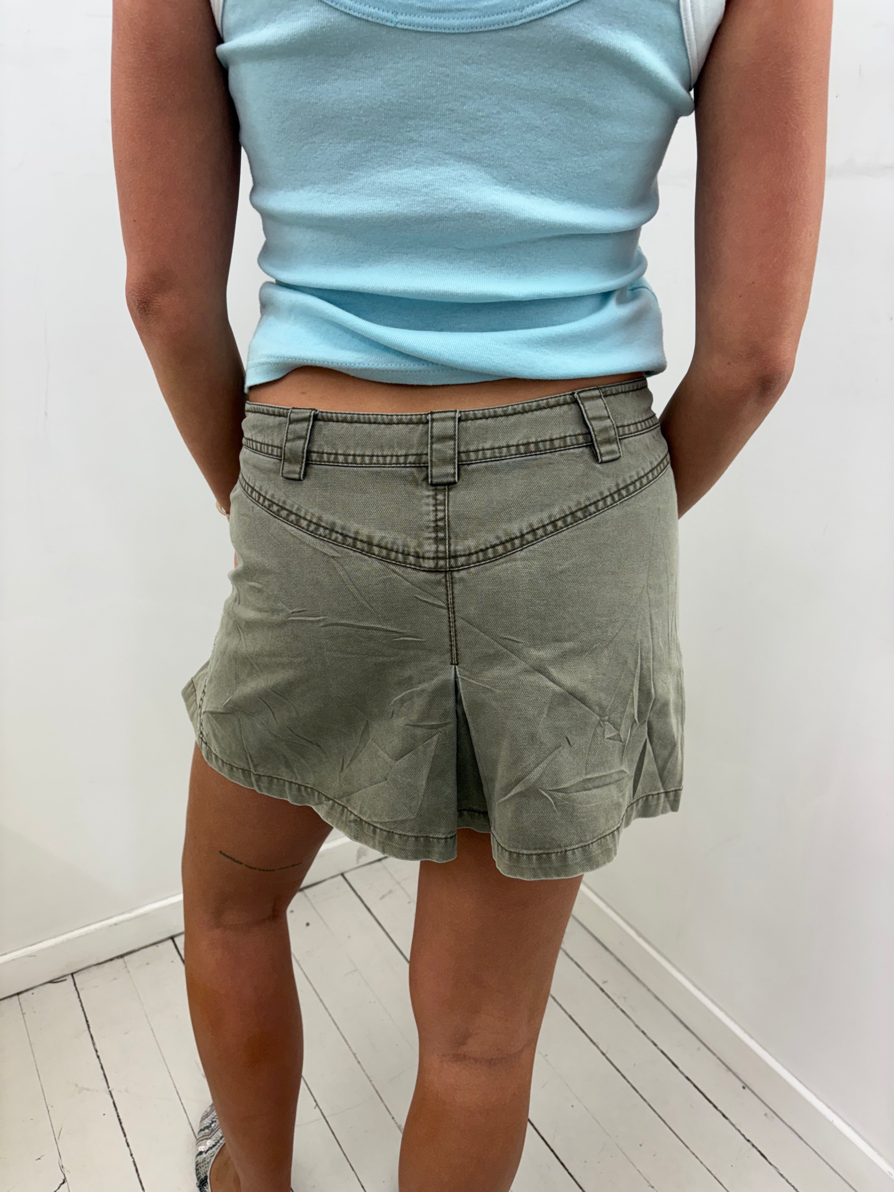 Khaki Low-Rise Cargo Mini Skirt With Bow Pockets
