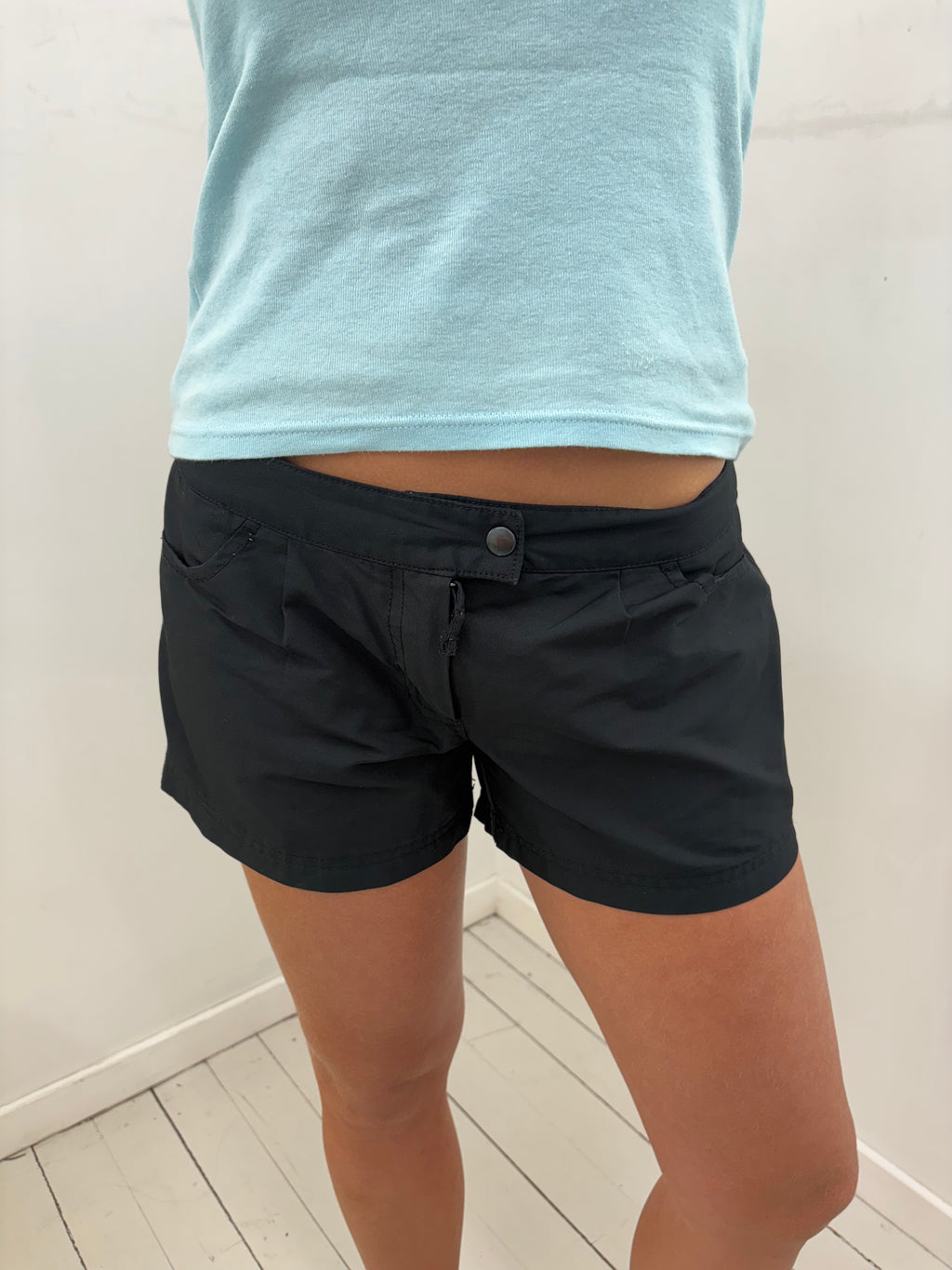 Y2K Black Low-Rise Mini Shorts Sleek Fit