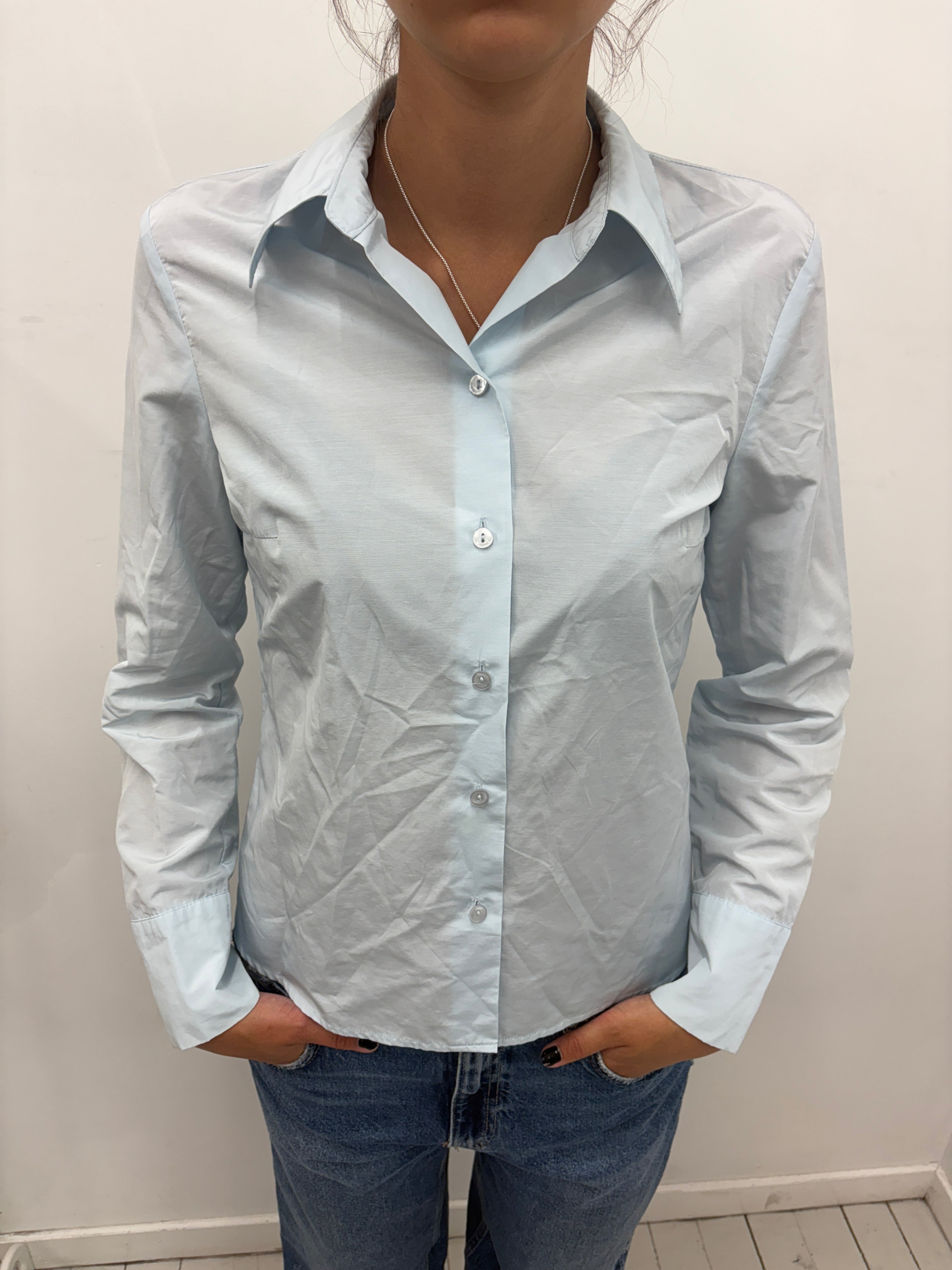 Light Blue Fitted Button-Up Shirt Long Sleeve