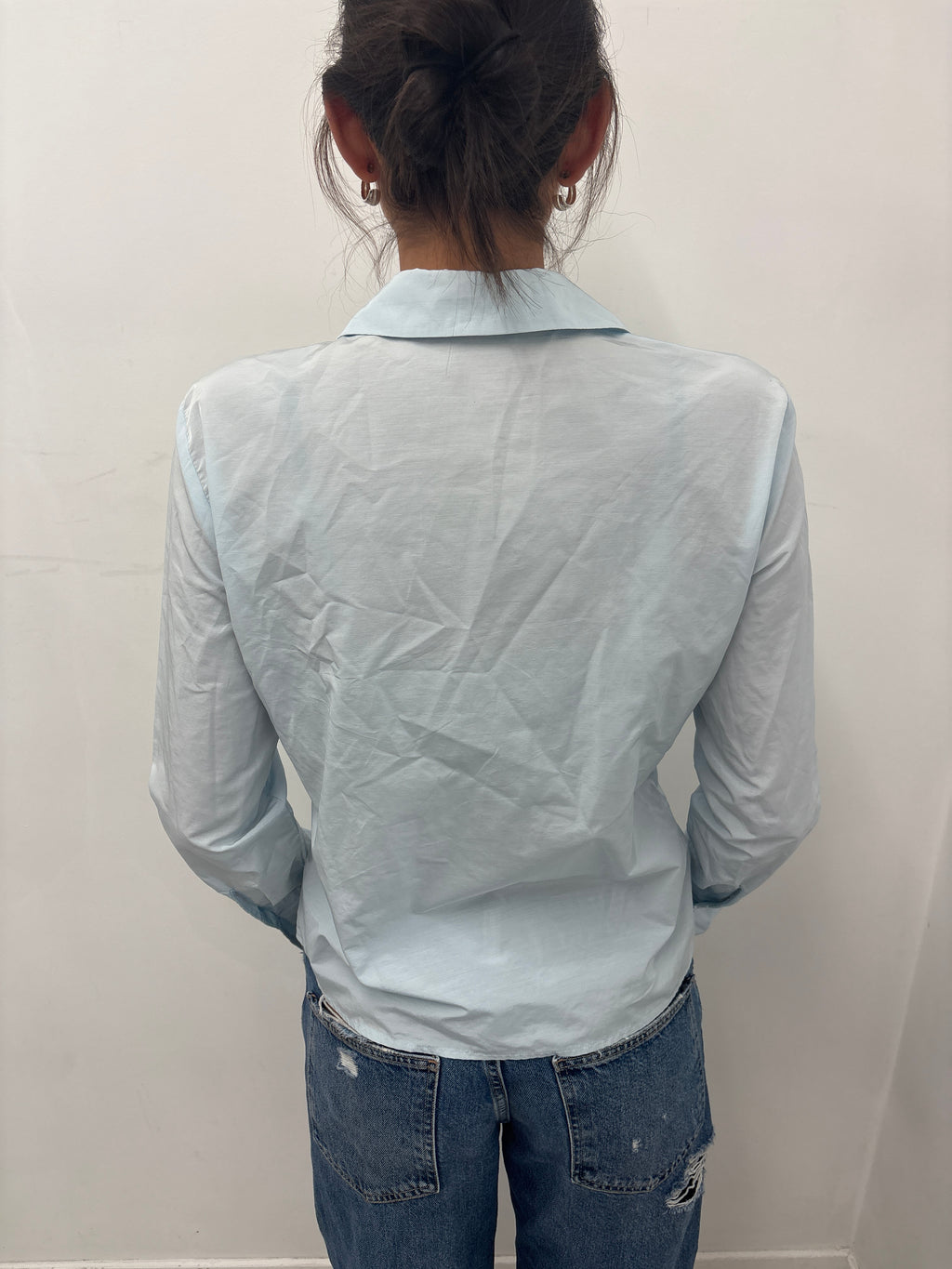 Light Blue Fitted Button-Up Shirt Long Sleeve