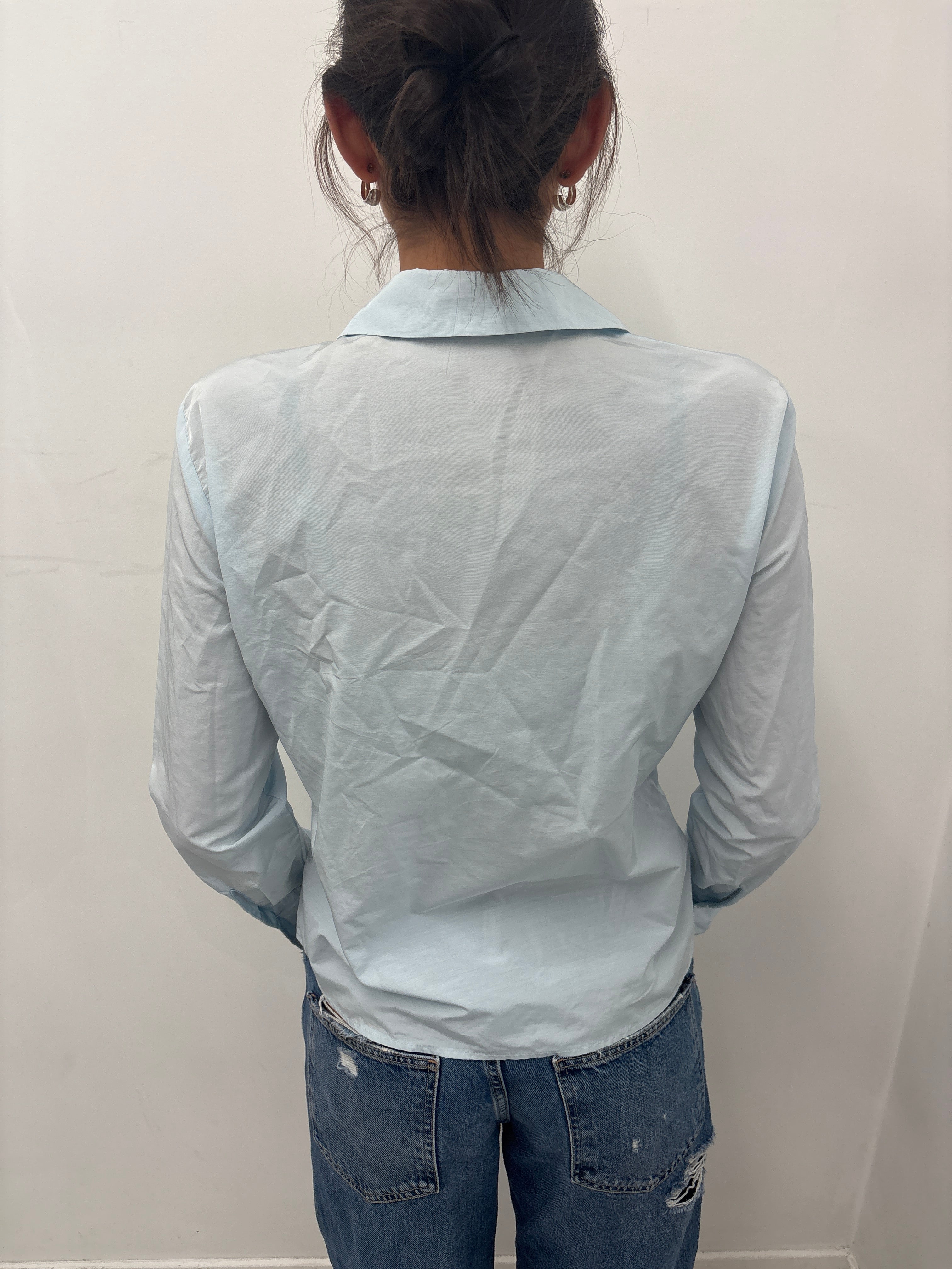 Light Blue Fitted Button-Up Shirt Long Sleeve