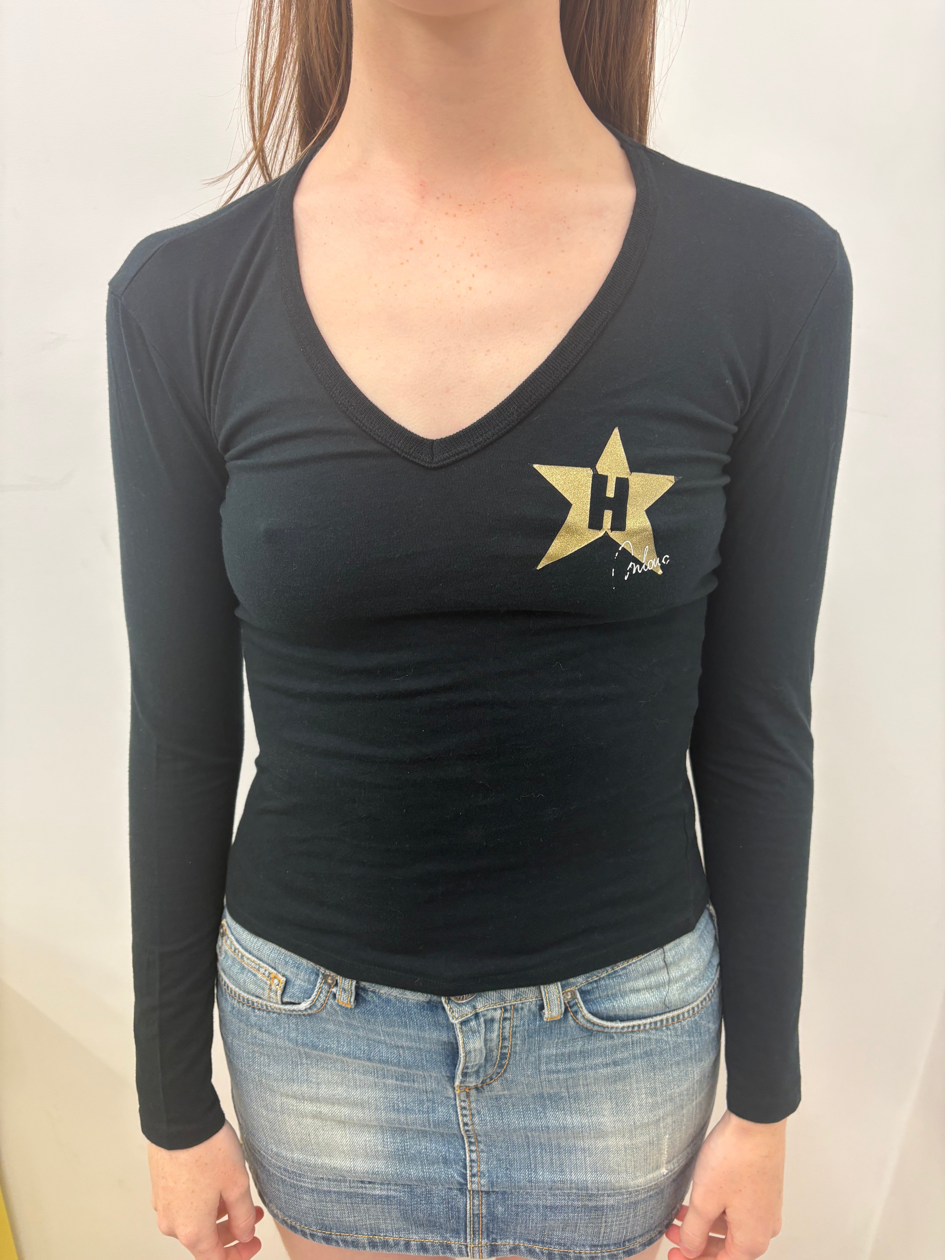 Black Fitted V-Neck Gold Star Logo Long Sleeve