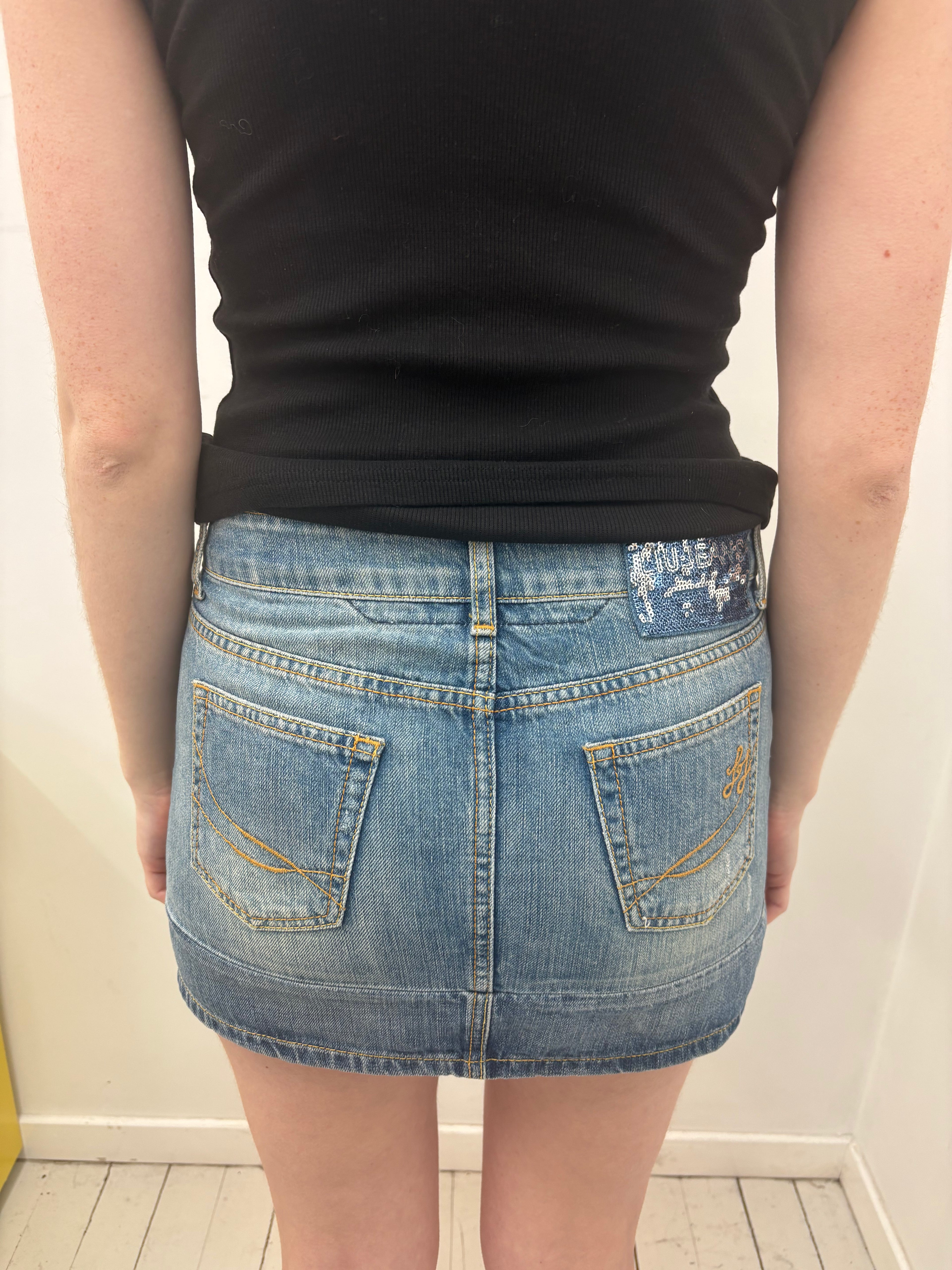 Light Wash Low-Rise Denim Mini Skirt Y2K Classic