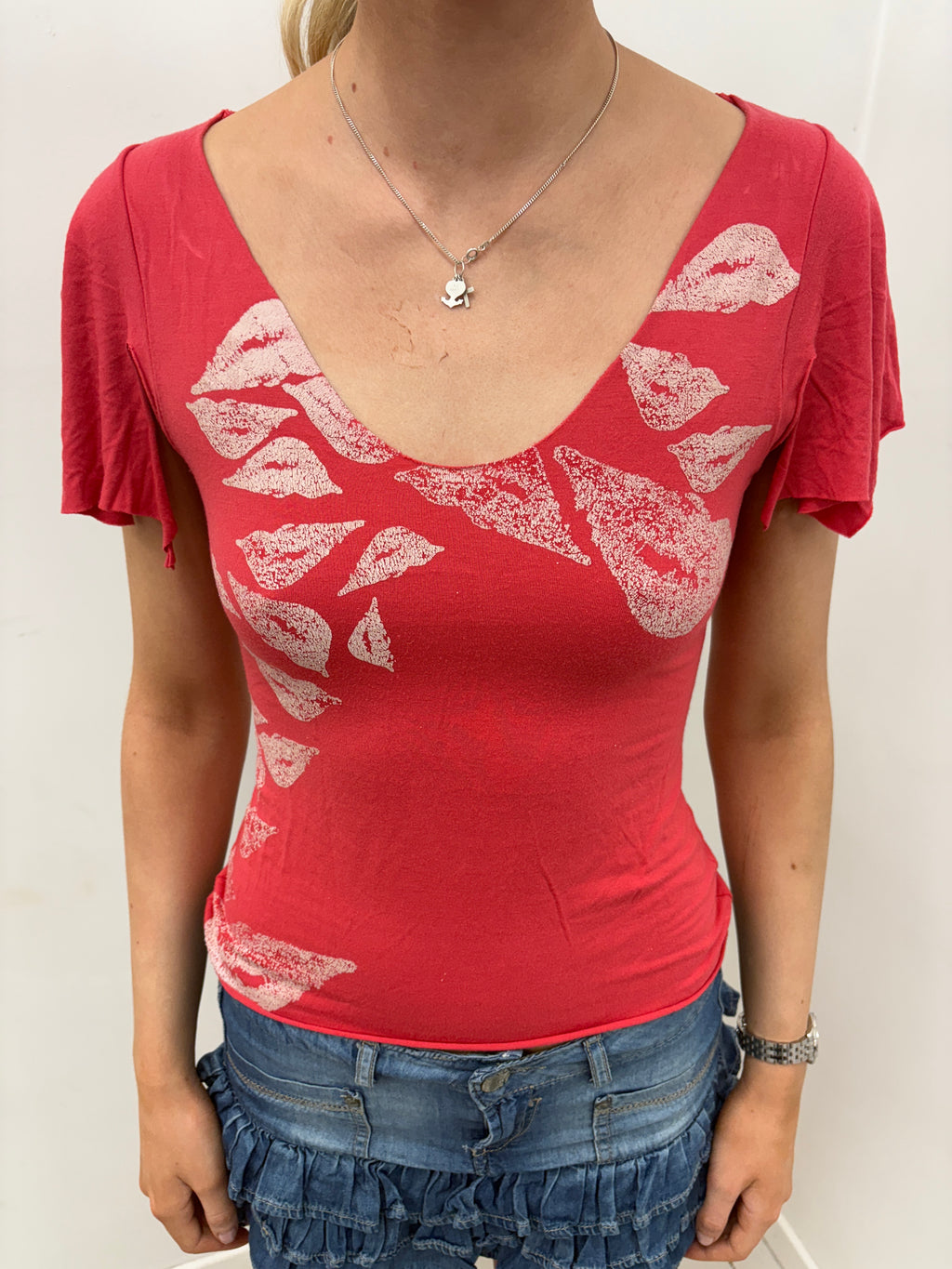 Coral Lip Print Flutter Sleeve Top
