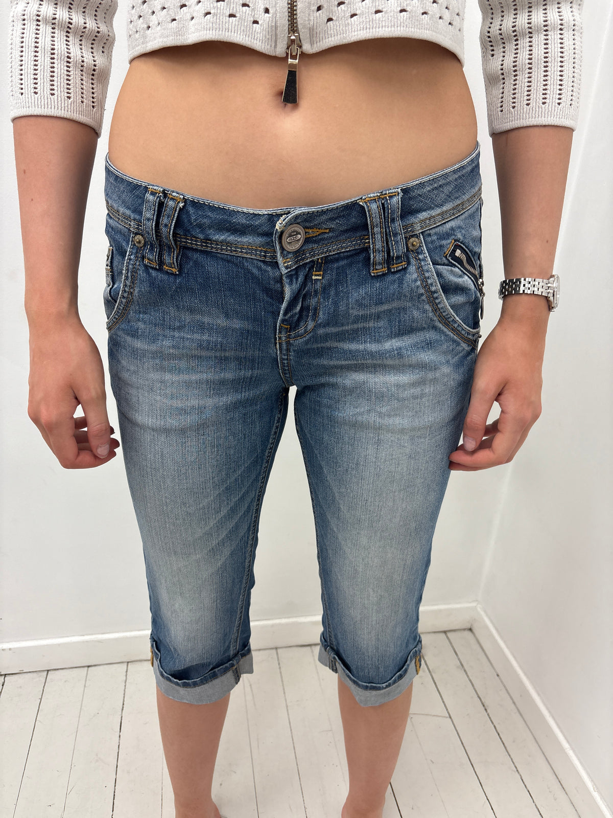 QS by s.Oliver Cuffed Denim Capris