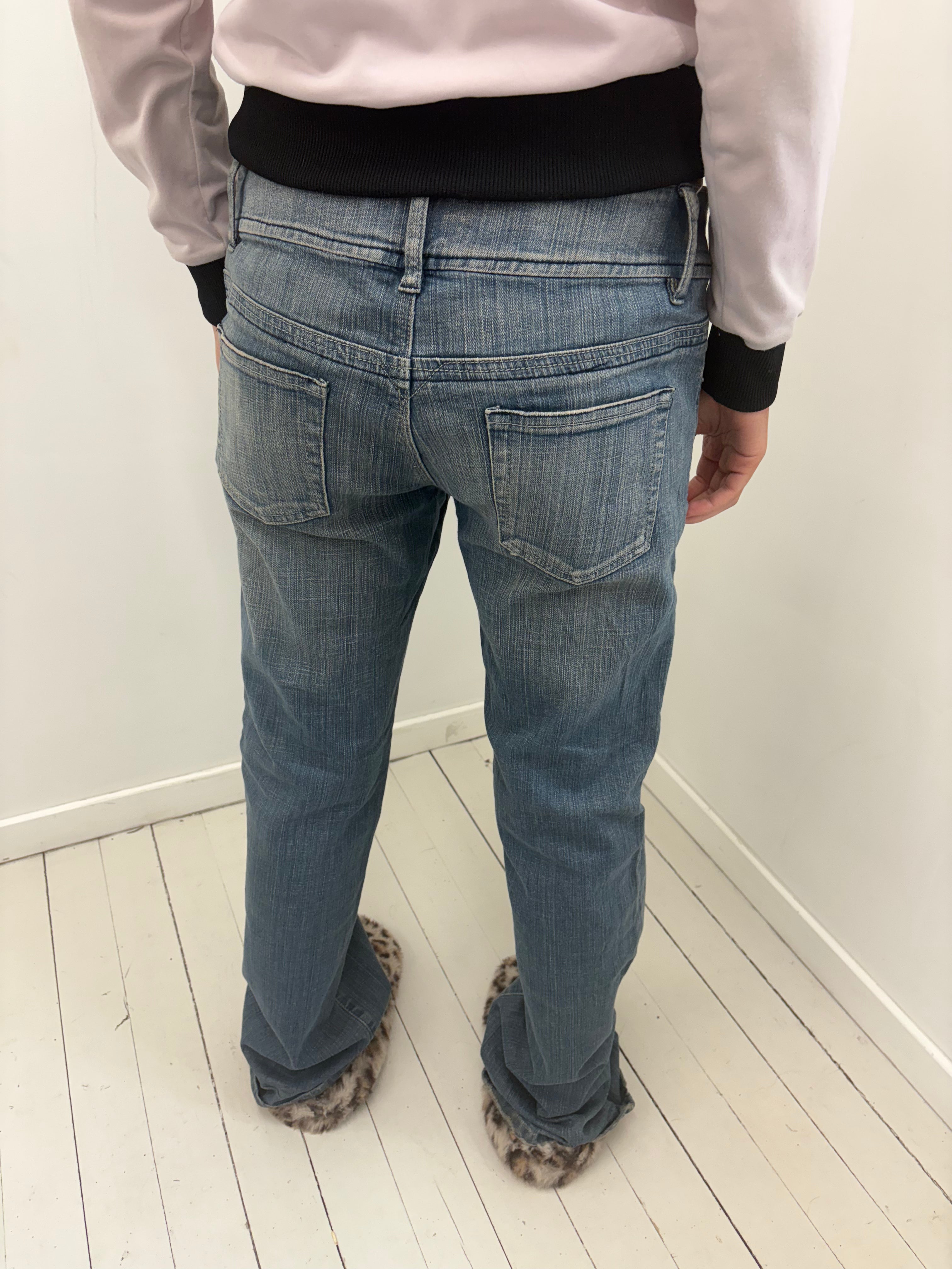Light Wash Low-Rise Straight Leg Jeans Double Button