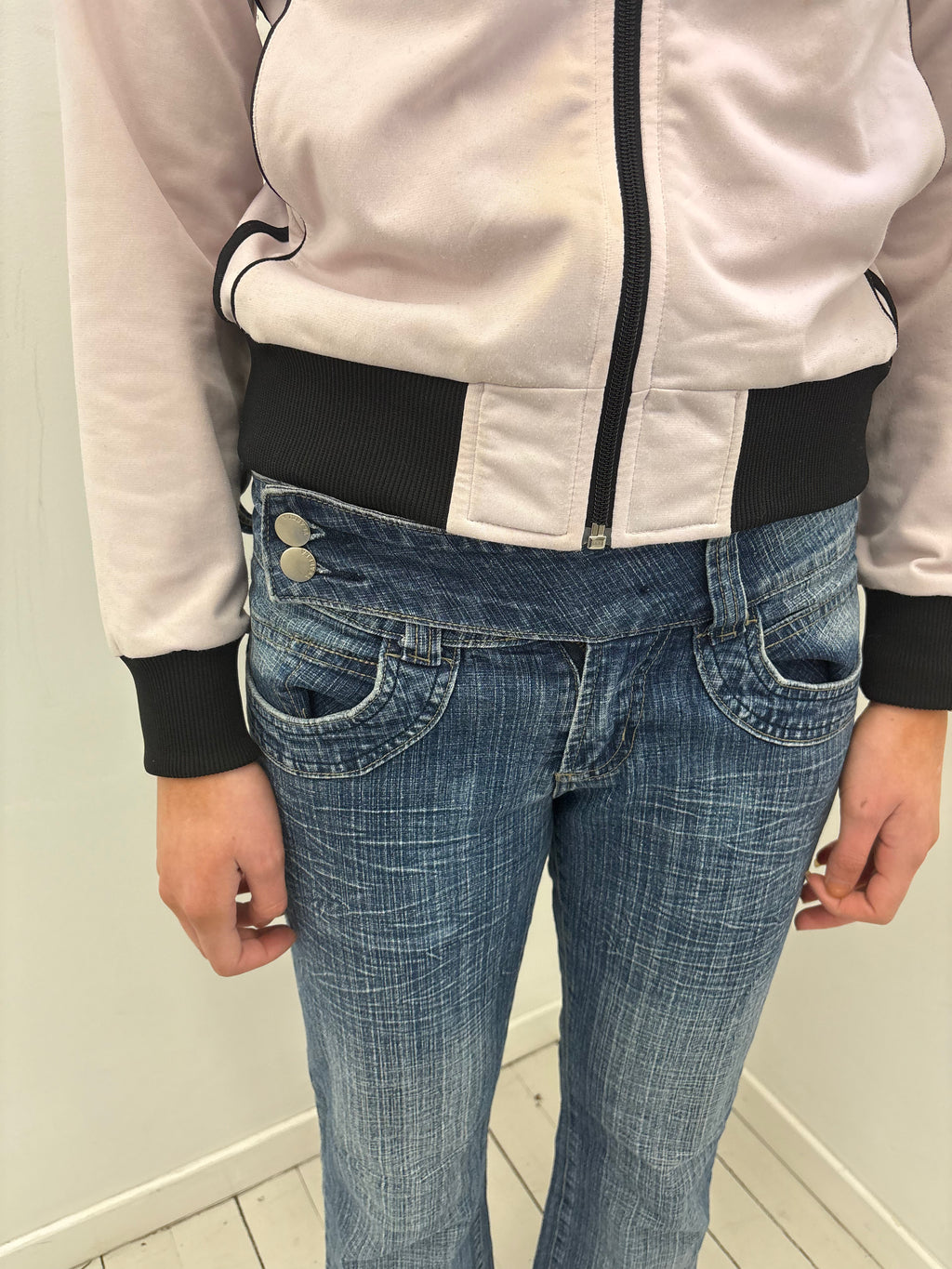 Mid Wash Cropped Boyfriend Jeans Silver Button Detail