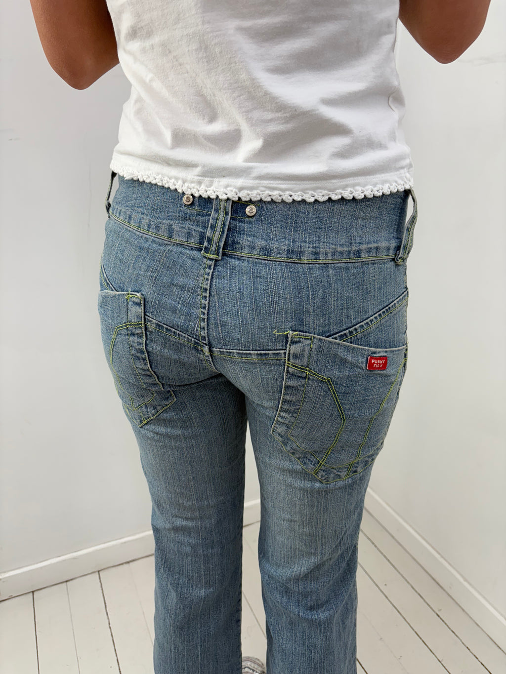 Y2K Low-Rise Cropped Jeans with Contrast Stitching