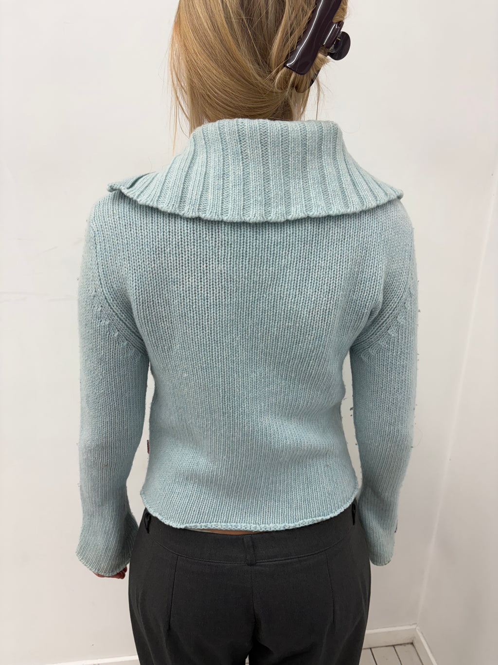Light Blue Knit Zip-Up Cardigan with Floral Detail