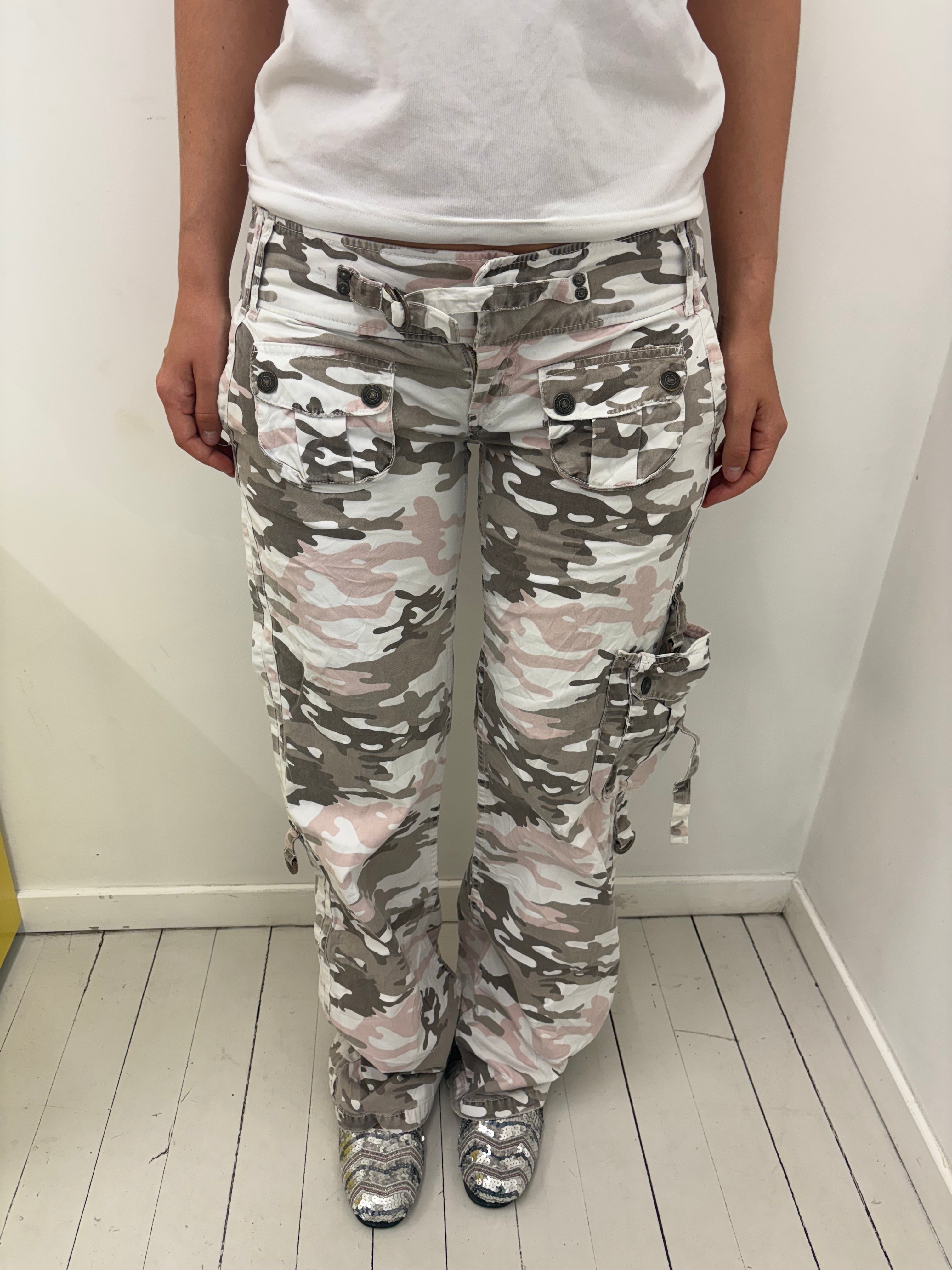 Pink Camo Low-Rise Cargo Pants Vintage Y2K