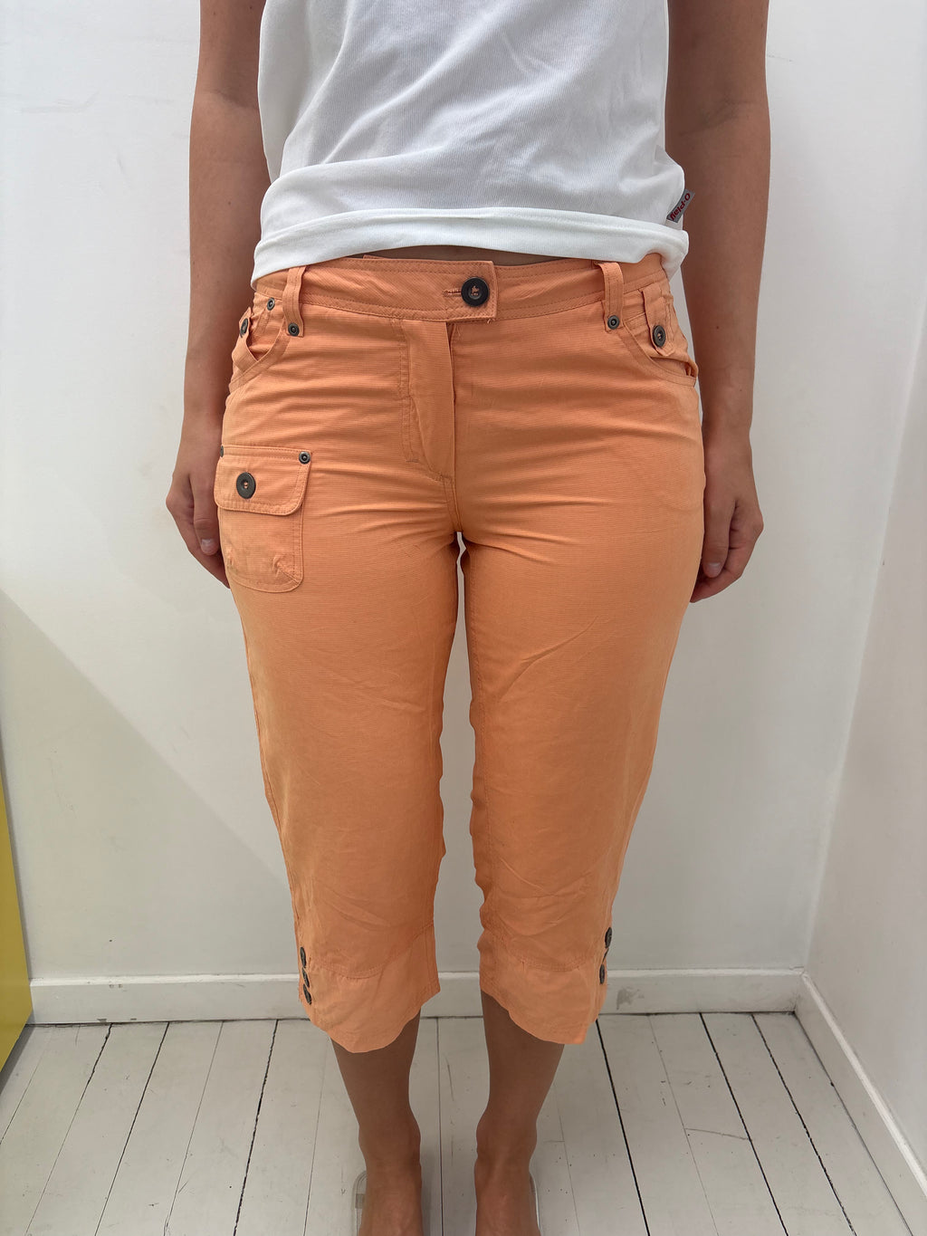 Peach Low-Rise Capri Pants Button Detail Y2K