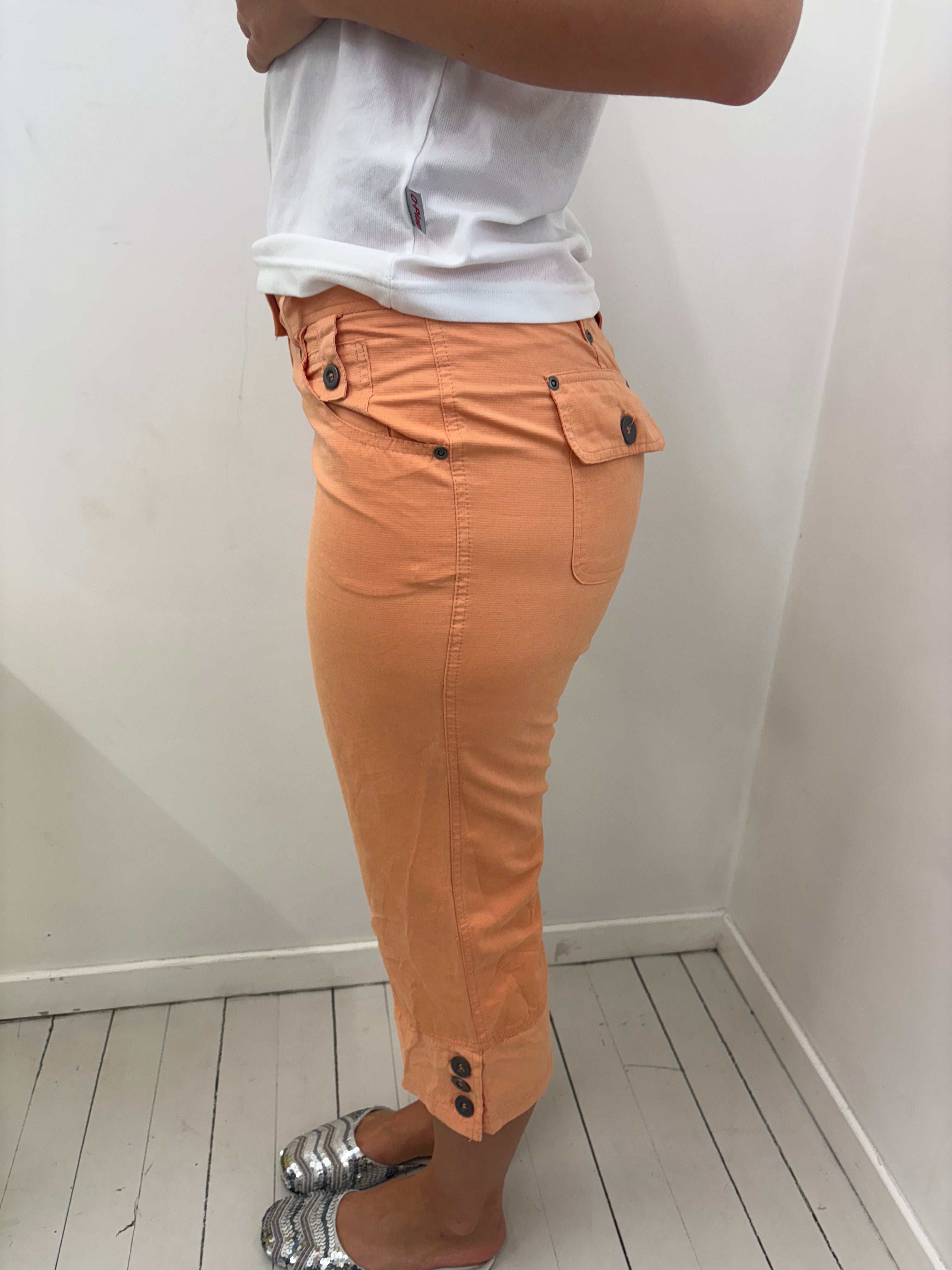 Peach Low-Rise Capri Pants Button Detail Y2K