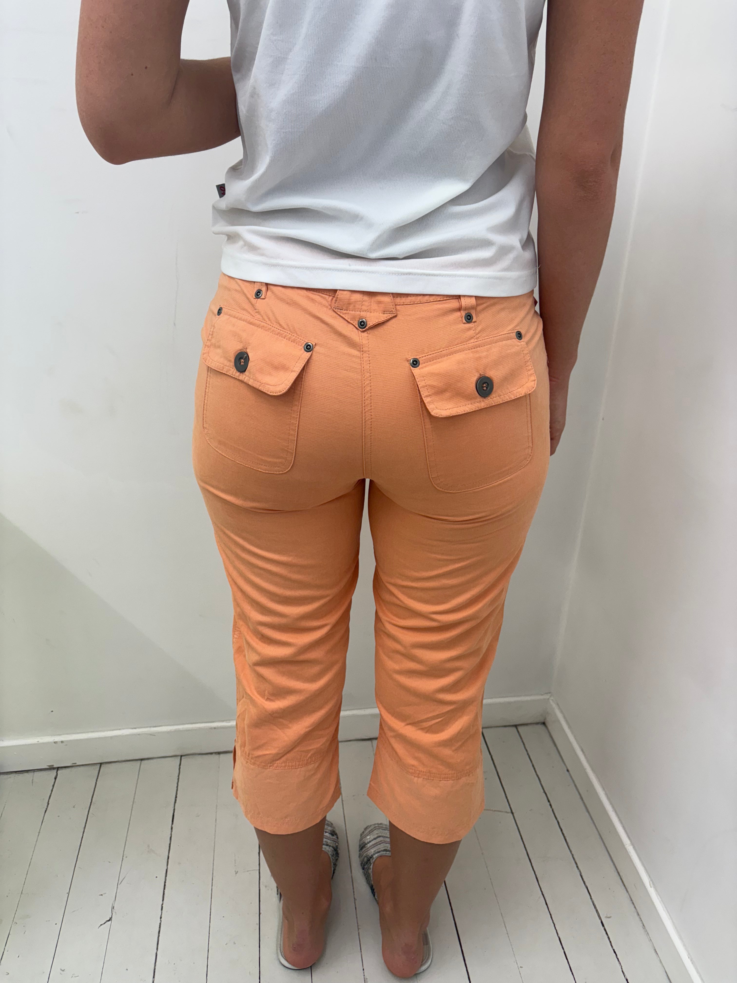 Peach Low-Rise Capri Pants Button Detail Y2K