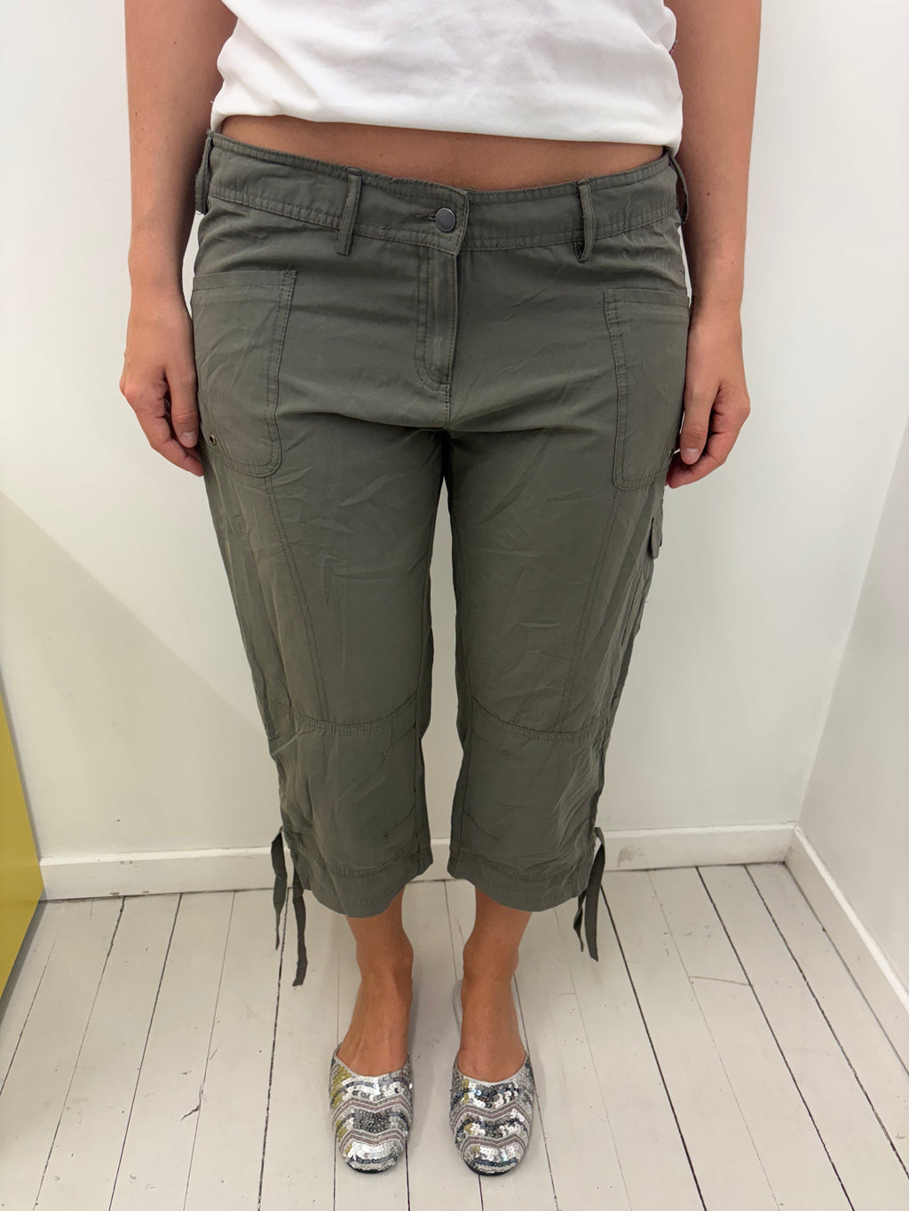 Khaki Low-Rise Cargo Capri Pants Vintage Y2K