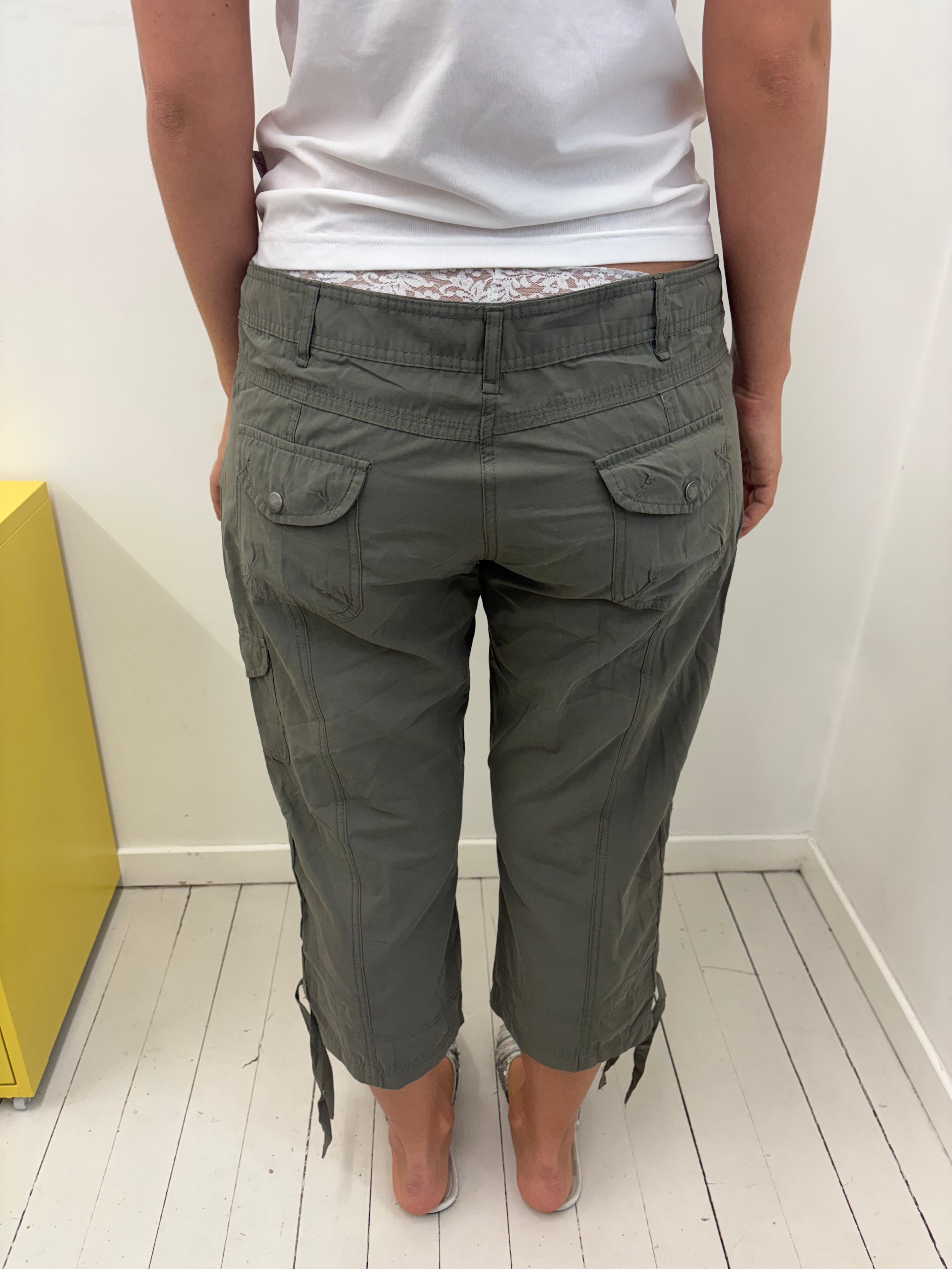 Khaki Low-Rise Cargo Capri Pants Vintage Y2K