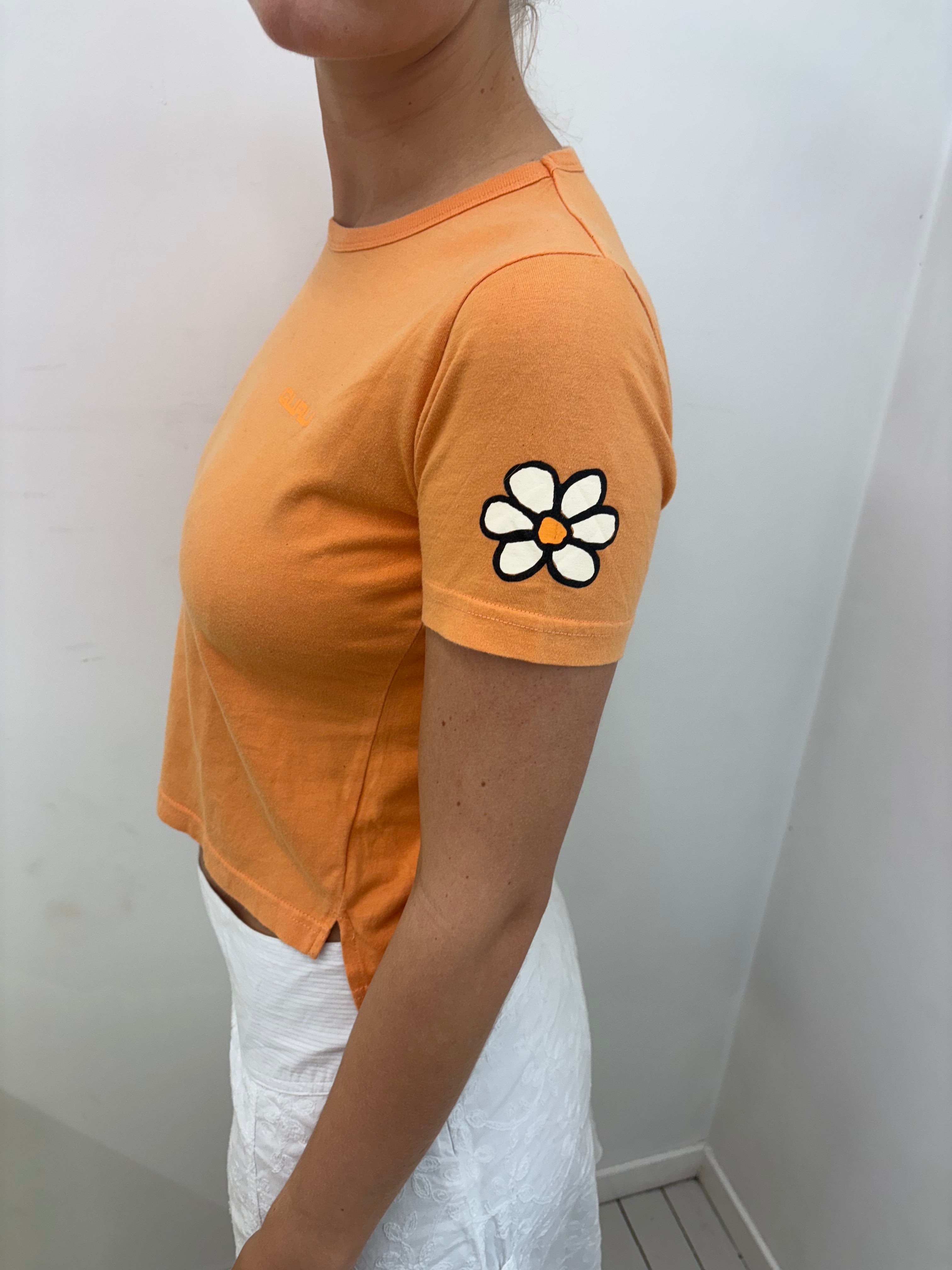 Vintage Guru Orange Daisy Graphic Cropped Tee Y2K