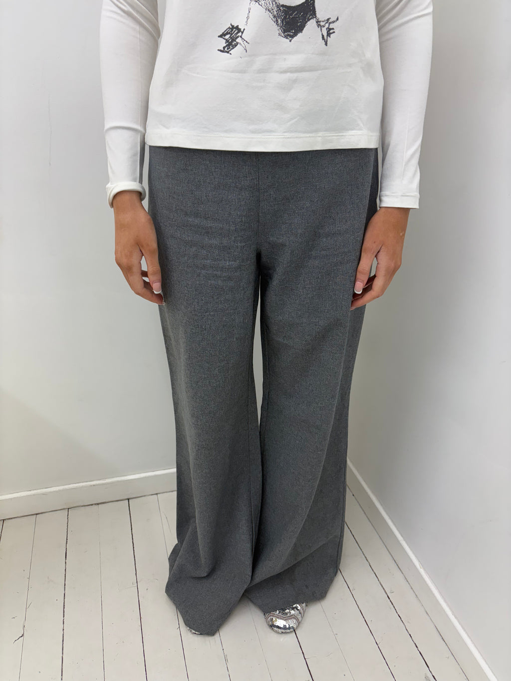 Grey Low-Rise Wide-Leg Trousers