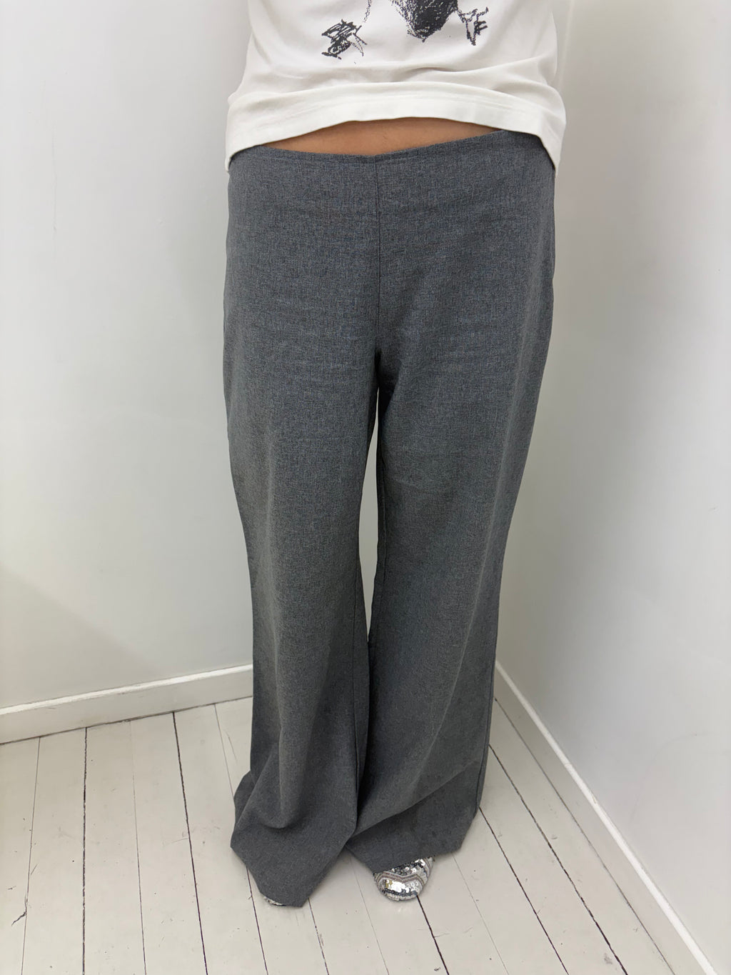 Grey Low-Rise Wide-Leg Trousers