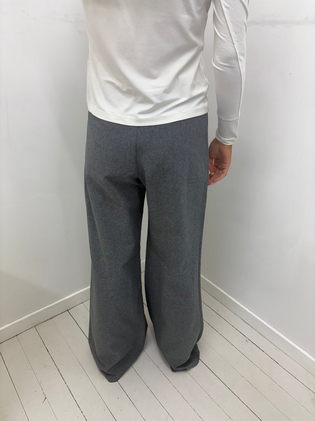 Grey Low-Rise Wide-Leg Trousers