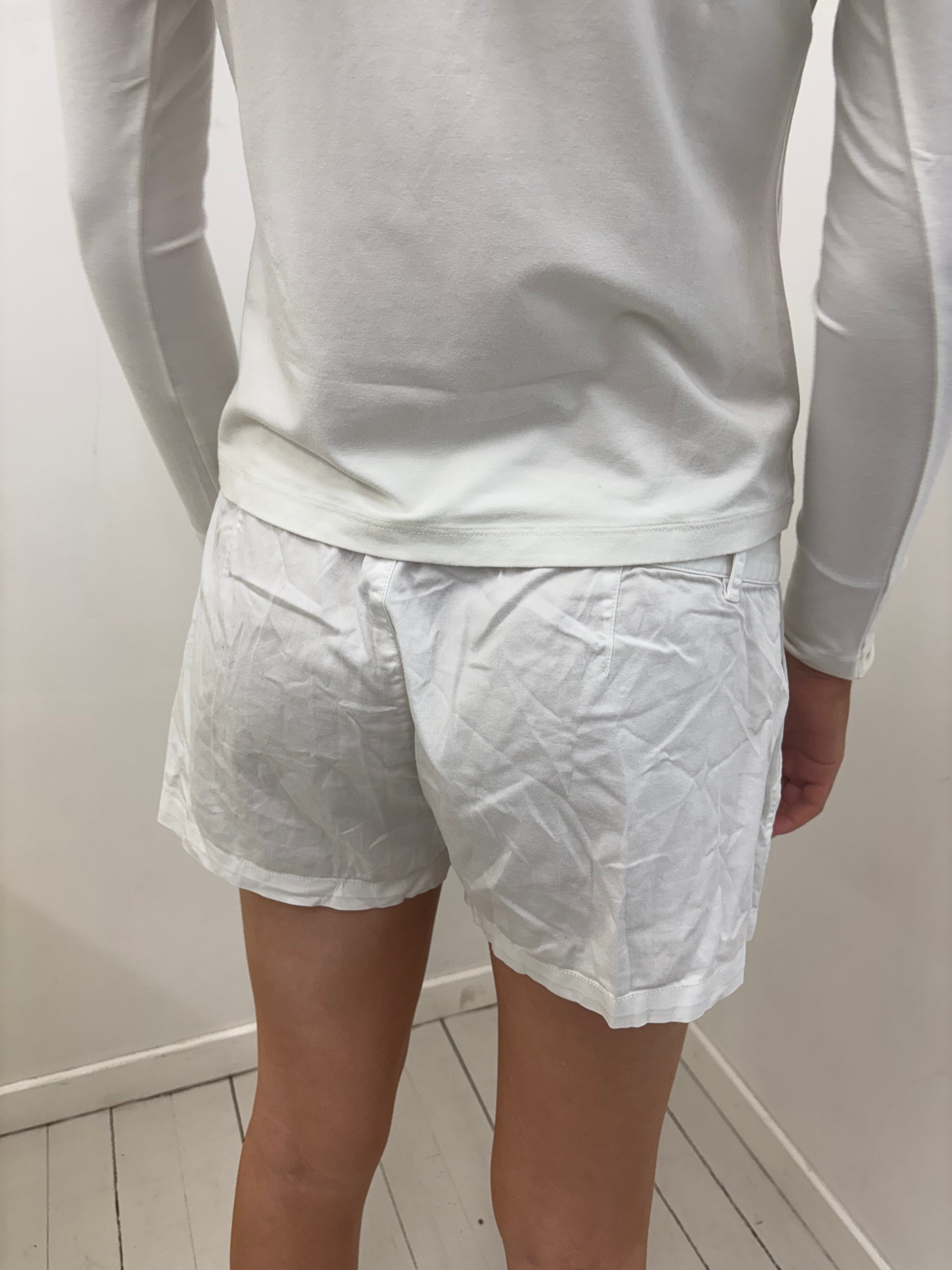 White Low-Rise Chino Shorts with Belt Loops