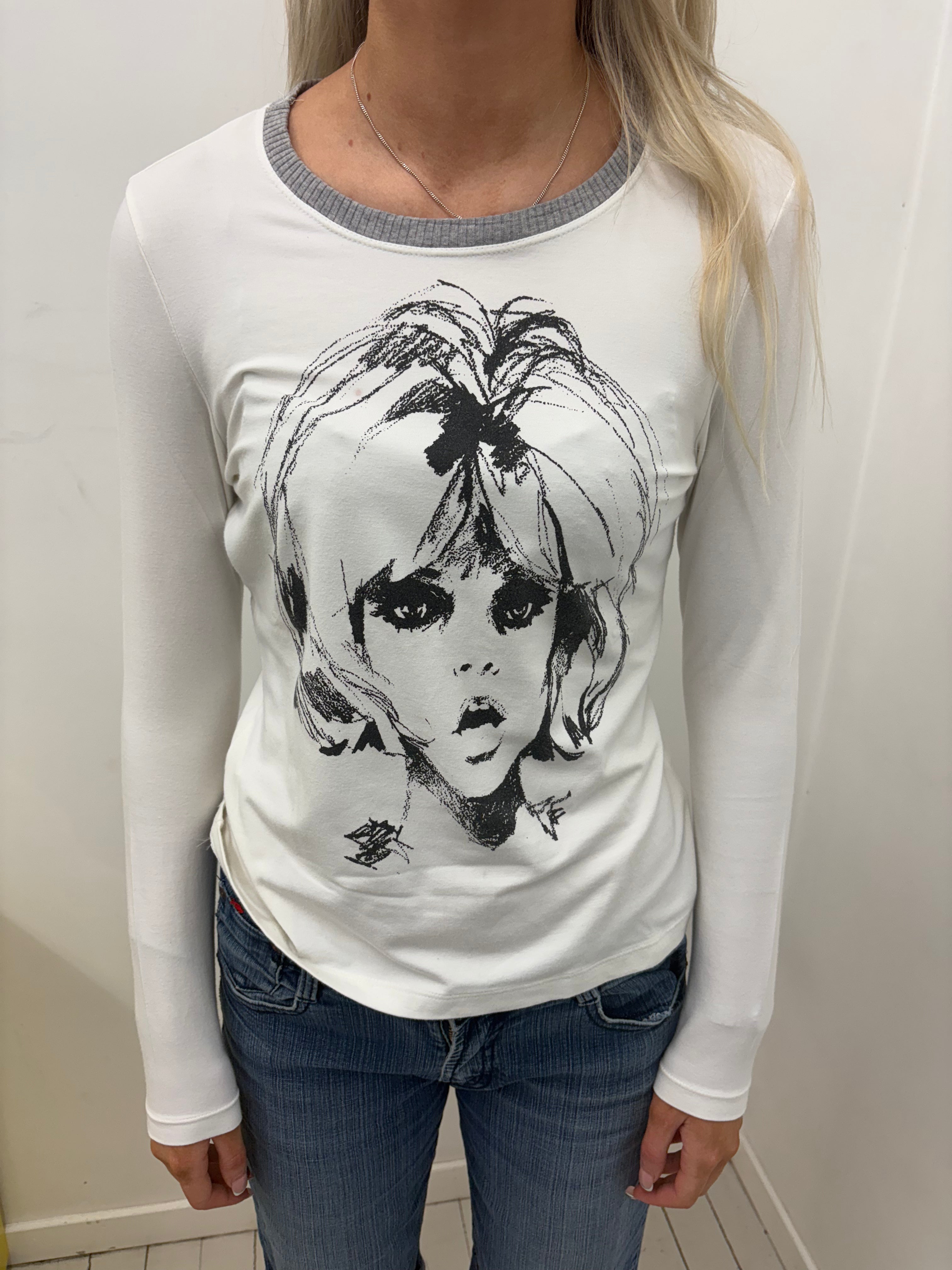 White Long Sleeve Top with Sketch Print Graphic