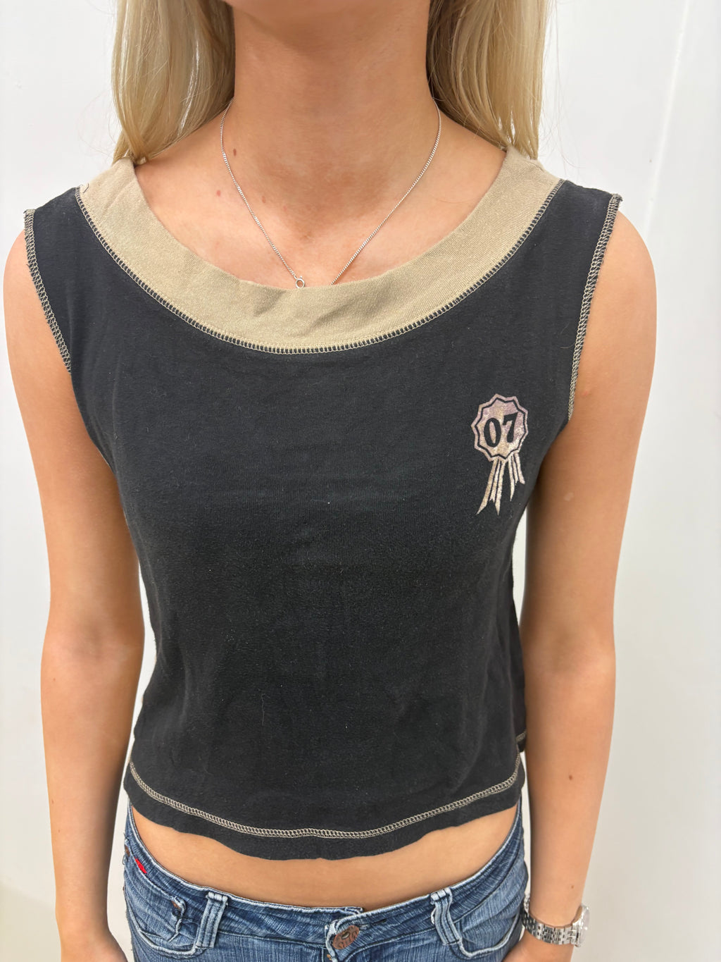 Black Cropped Tank with Contrast Trim and Badge Detail