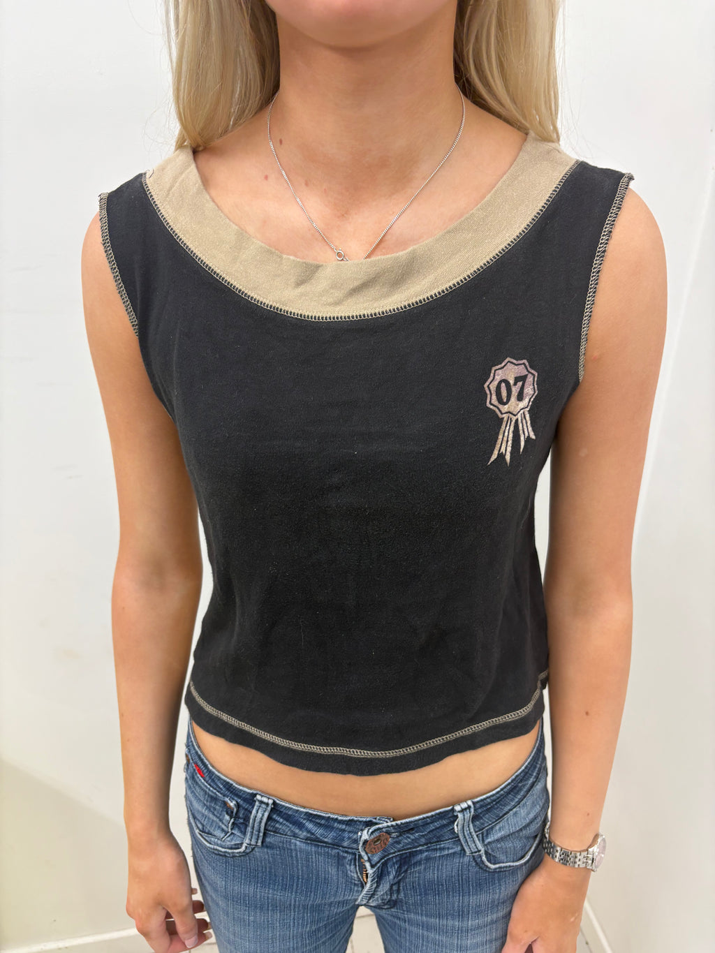 Black Cropped Tank with Contrast Trim and Badge Detail