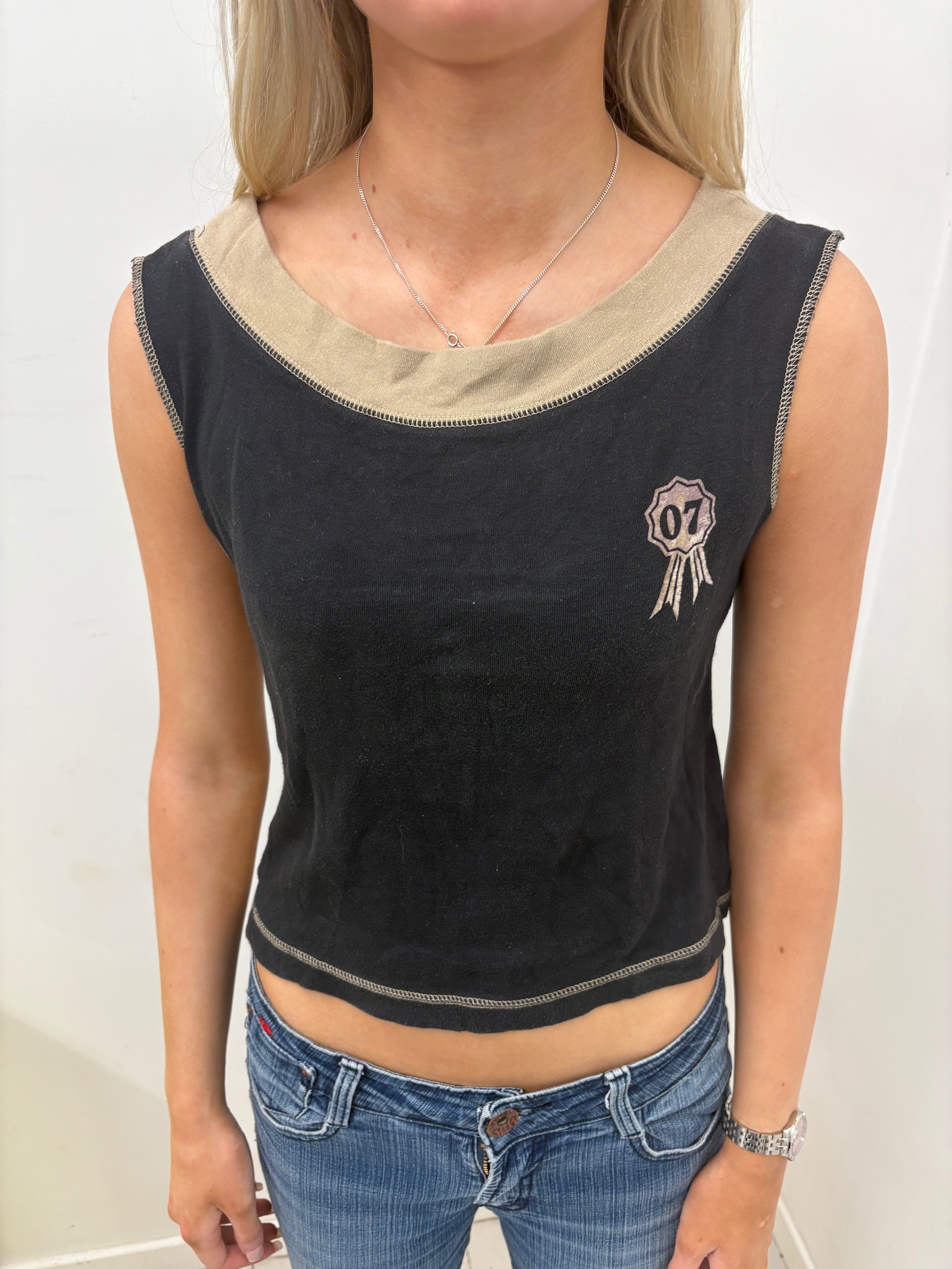 Black Cropped Tank with Contrast Trim and Badge Detail