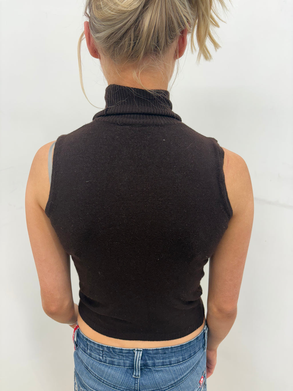 Monella Vagabonda Brown Knit Turtleneck Sleeveless Top