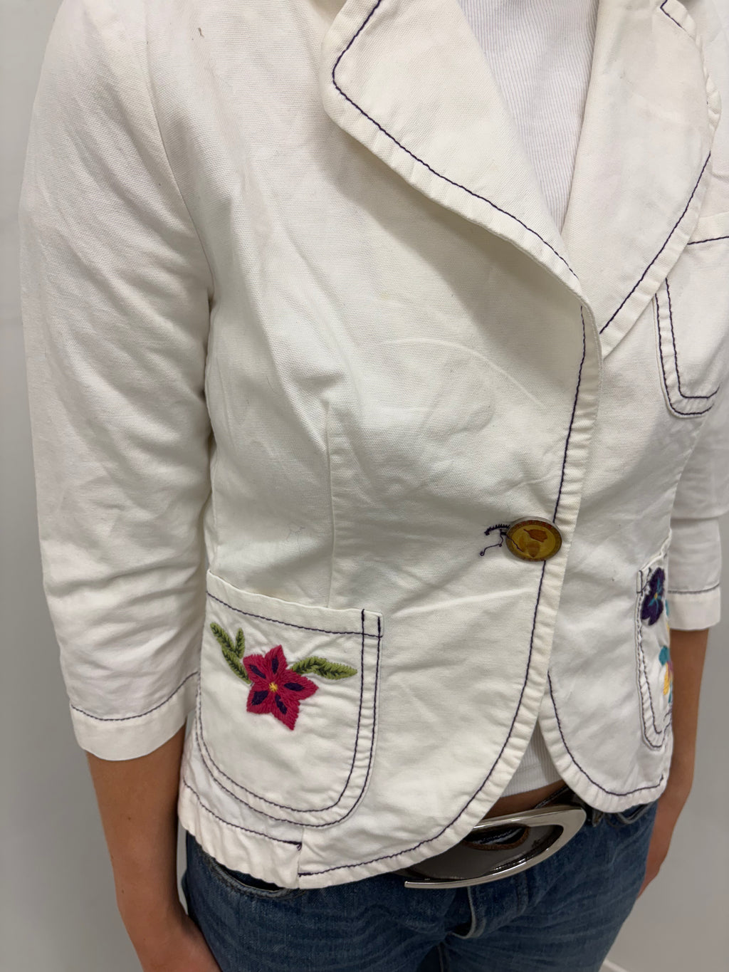White Embroidered Cropped Blazer