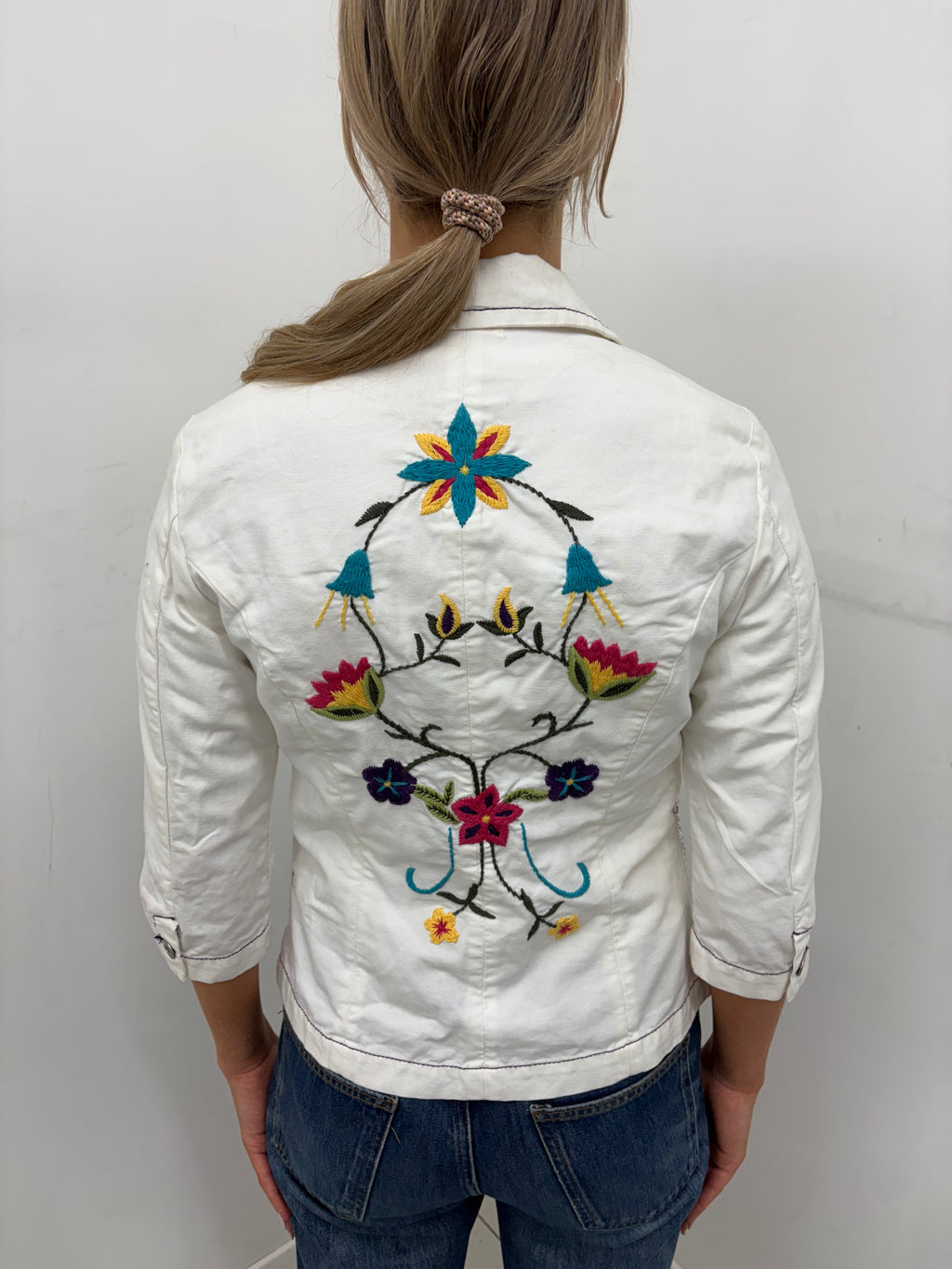 White Embroidered Cropped Blazer