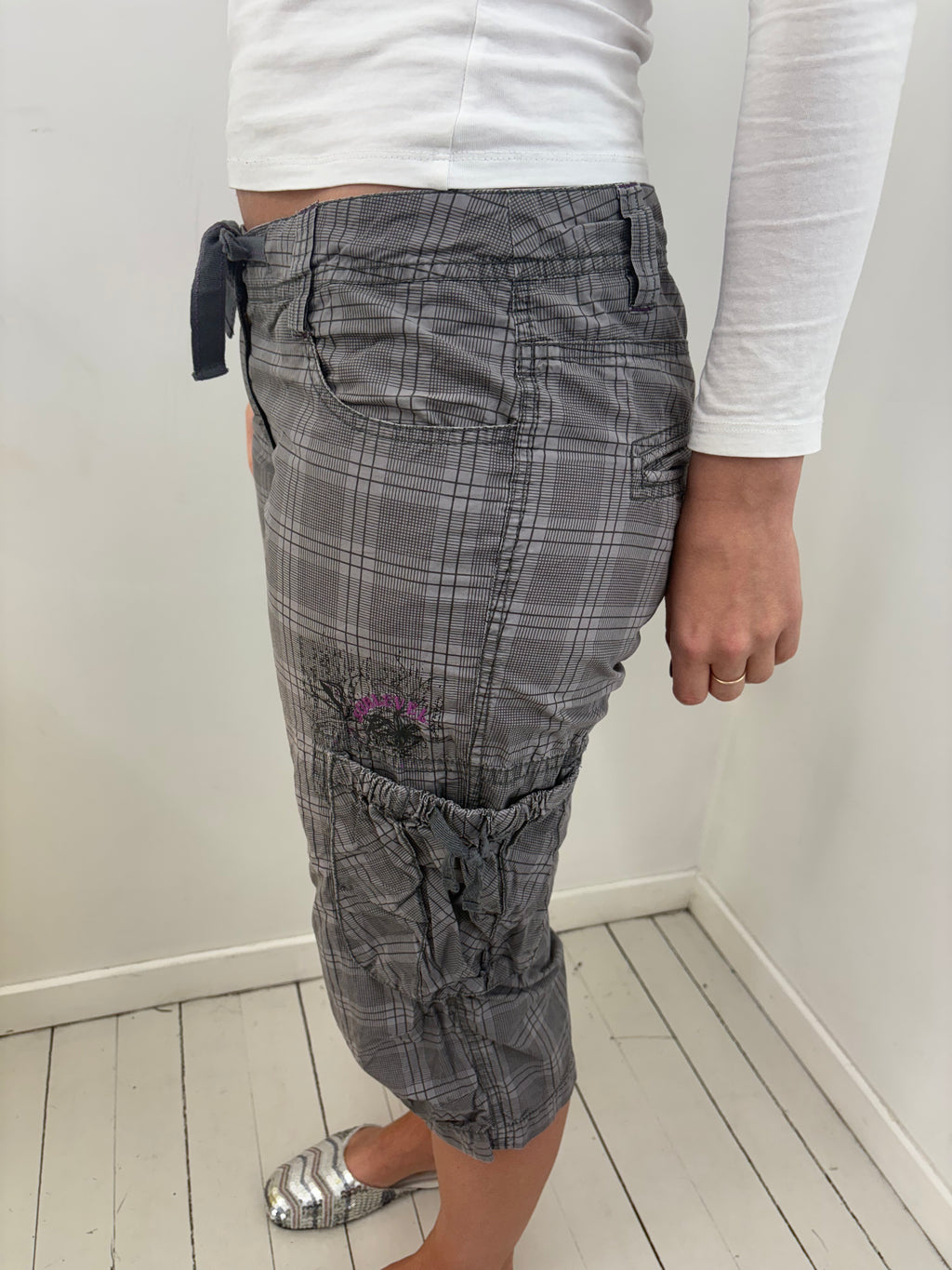Grey Plaid Low-Rise Cargo Capri Pants Drawstring