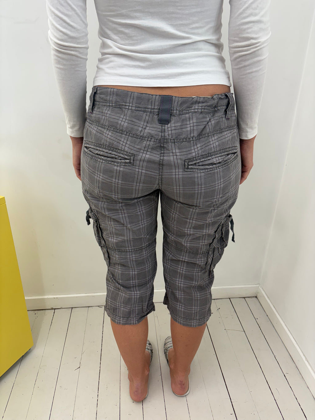 Grey Plaid Low-Rise Cargo Capri Pants Drawstring