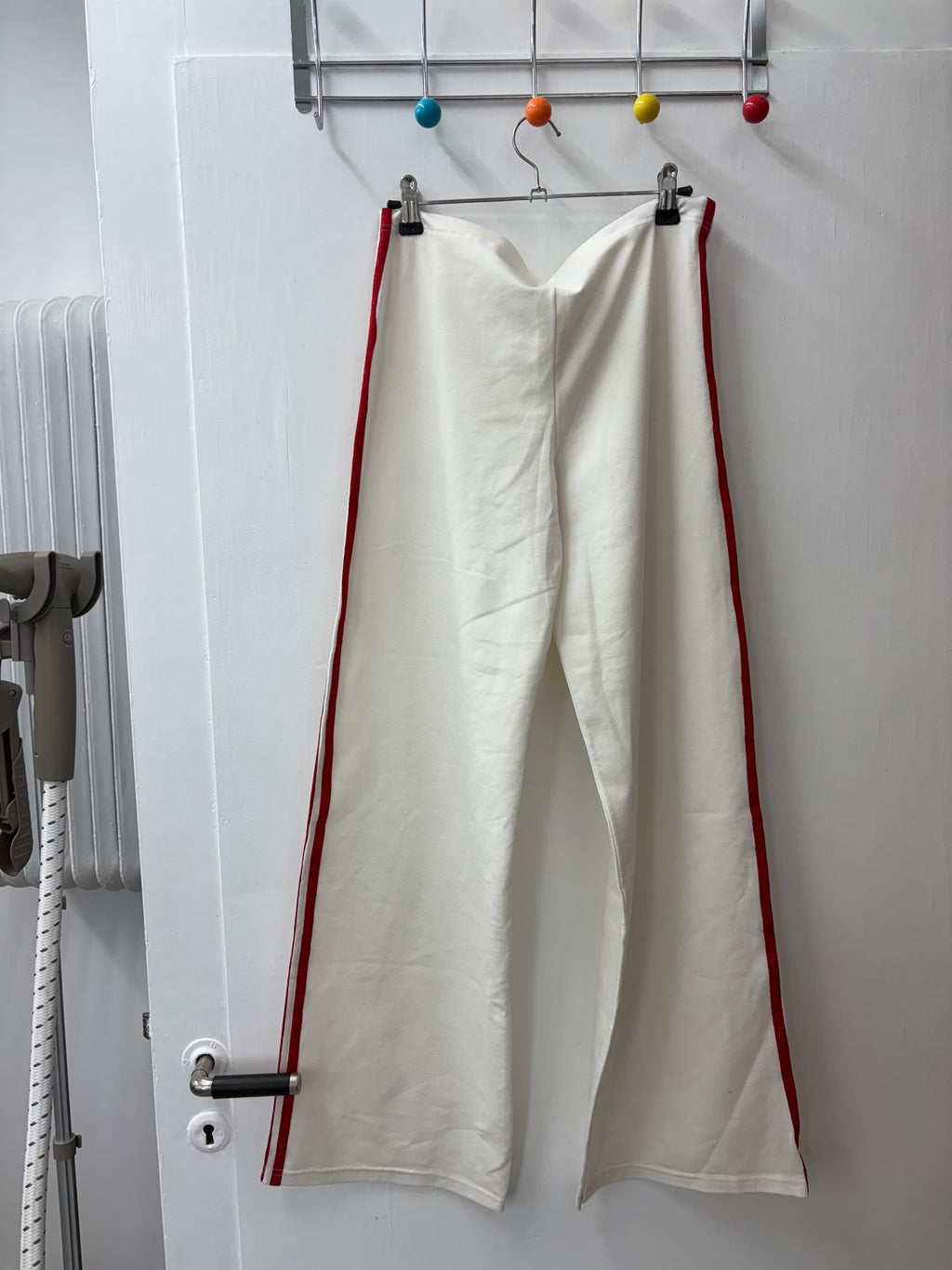 Y2K White Wide-Leg Track Pants with Red Side Stripe