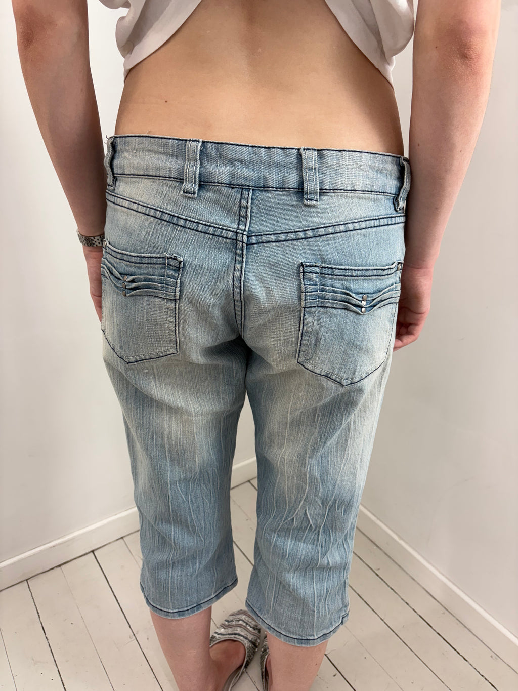 Light Wash Denim Capri Jeans