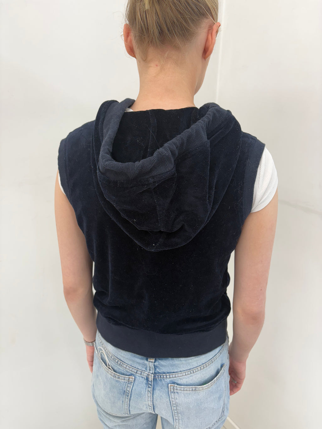 Navy Velour Sleeveless Zip-Up Hoodie with Heart Graphic