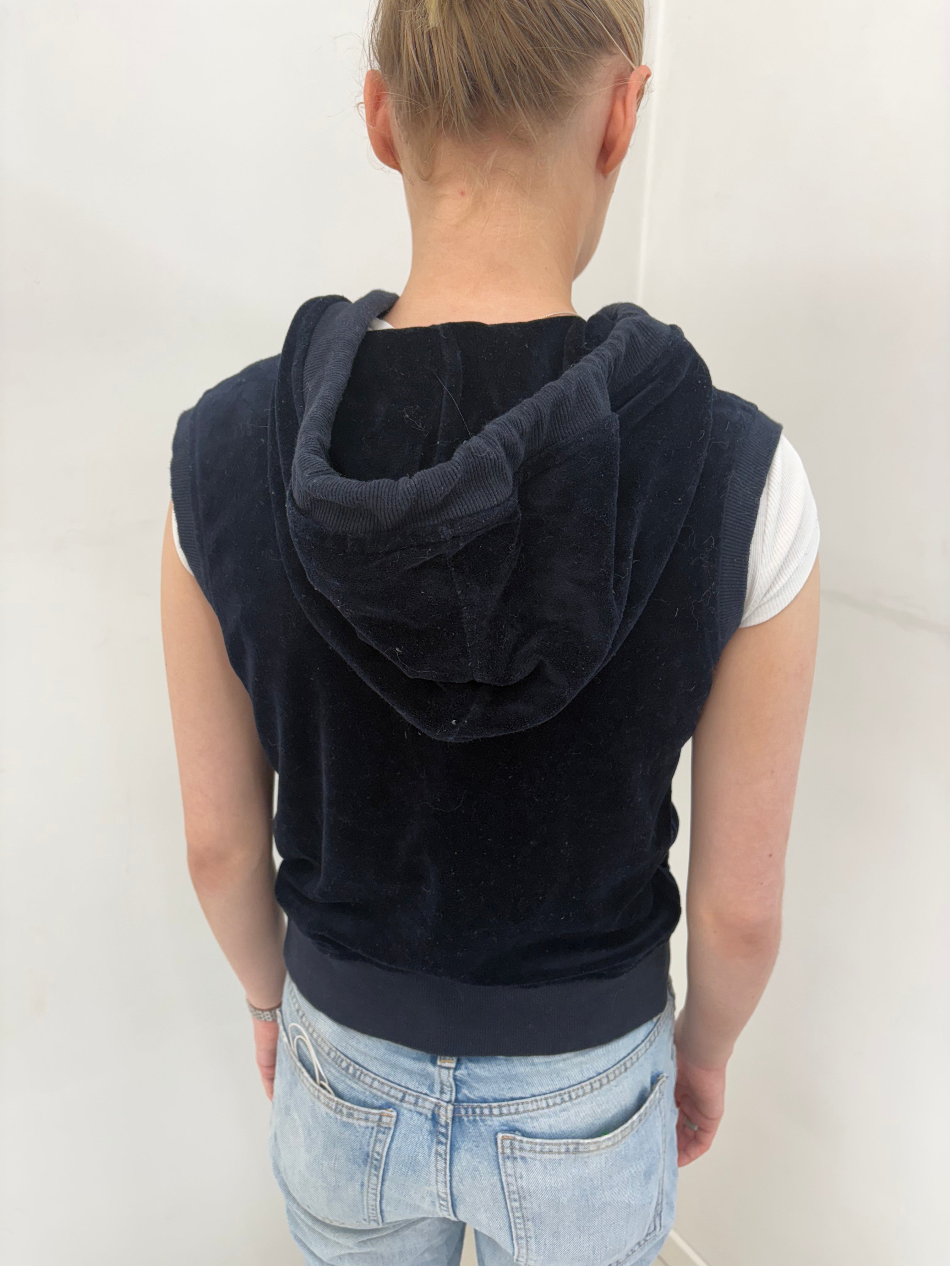 Navy Velour Sleeveless Zip-Up Hoodie with Heart Graphic