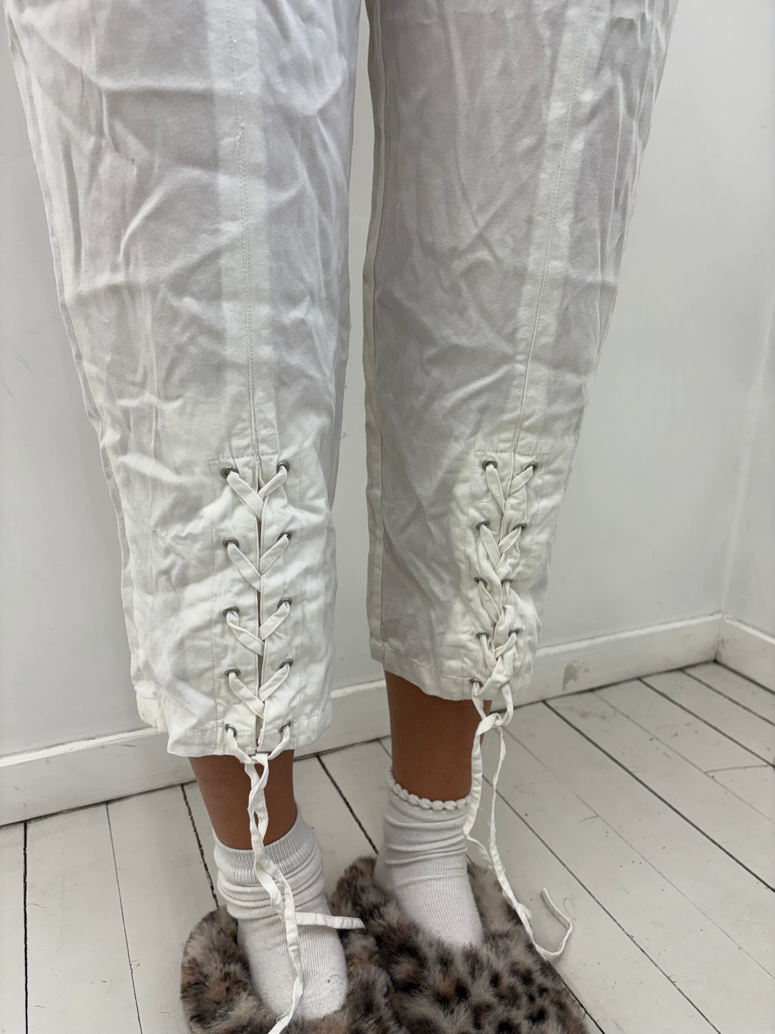 Y2K White Capri Lace-Up Pants