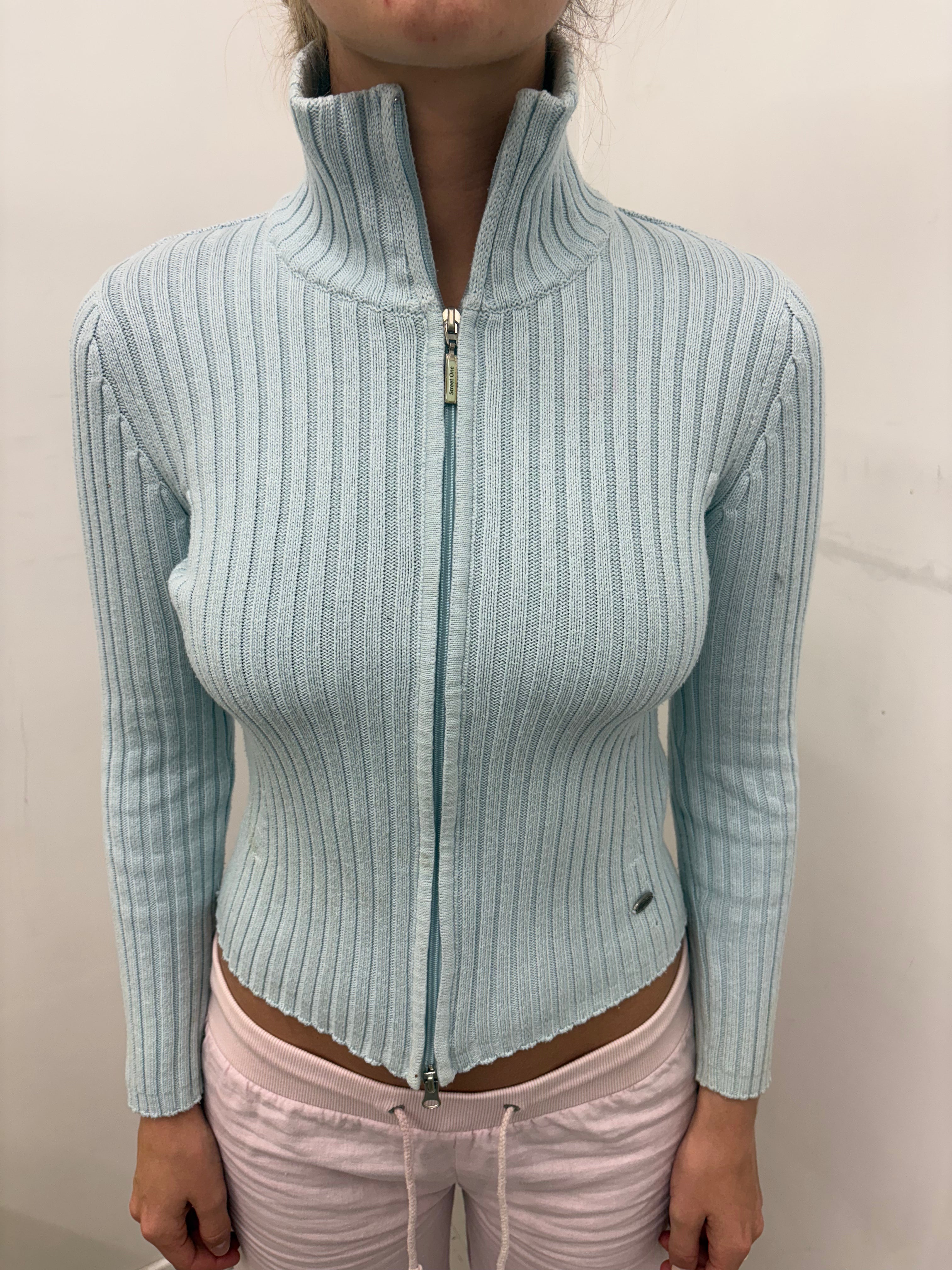 Baby Blue Ribbed Knit Fitted Zip-Up Cardigan