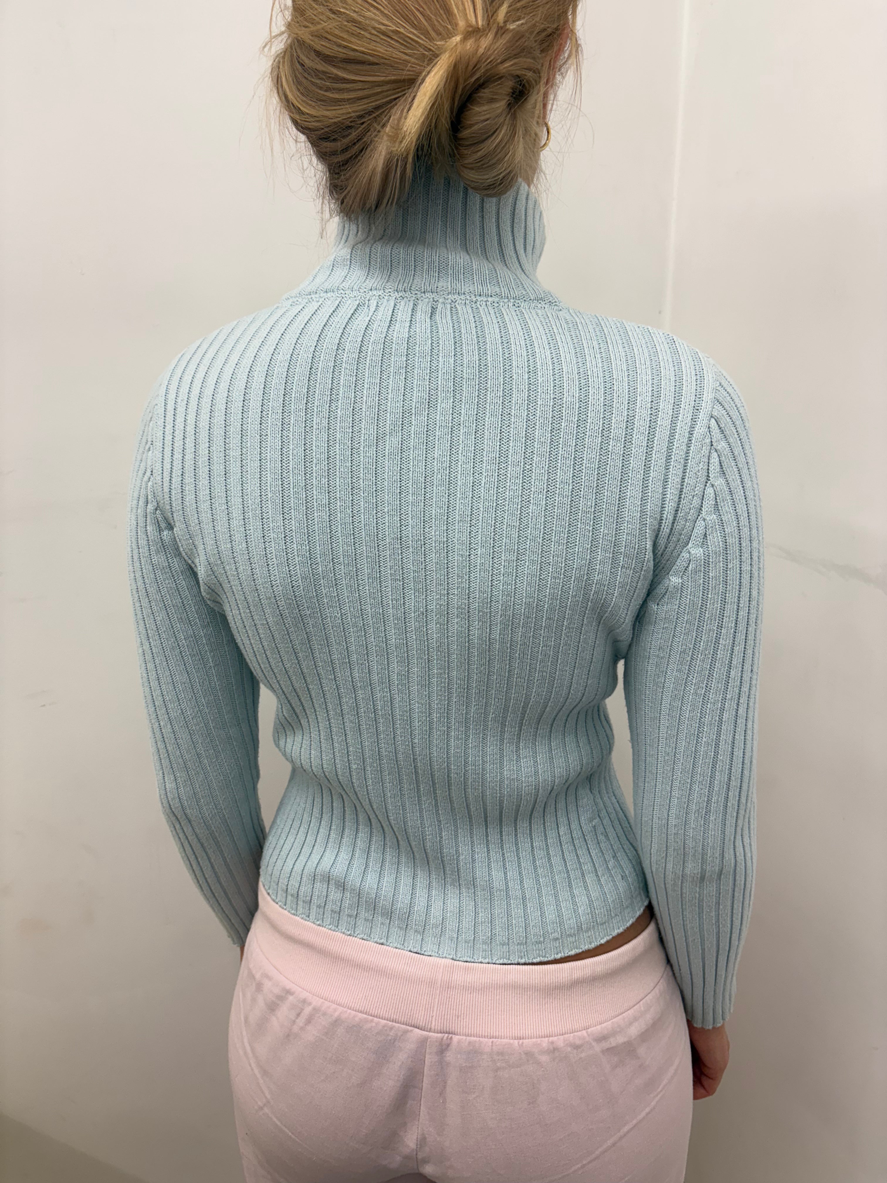 Baby Blue Ribbed Knit Fitted Zip-Up Cardigan
