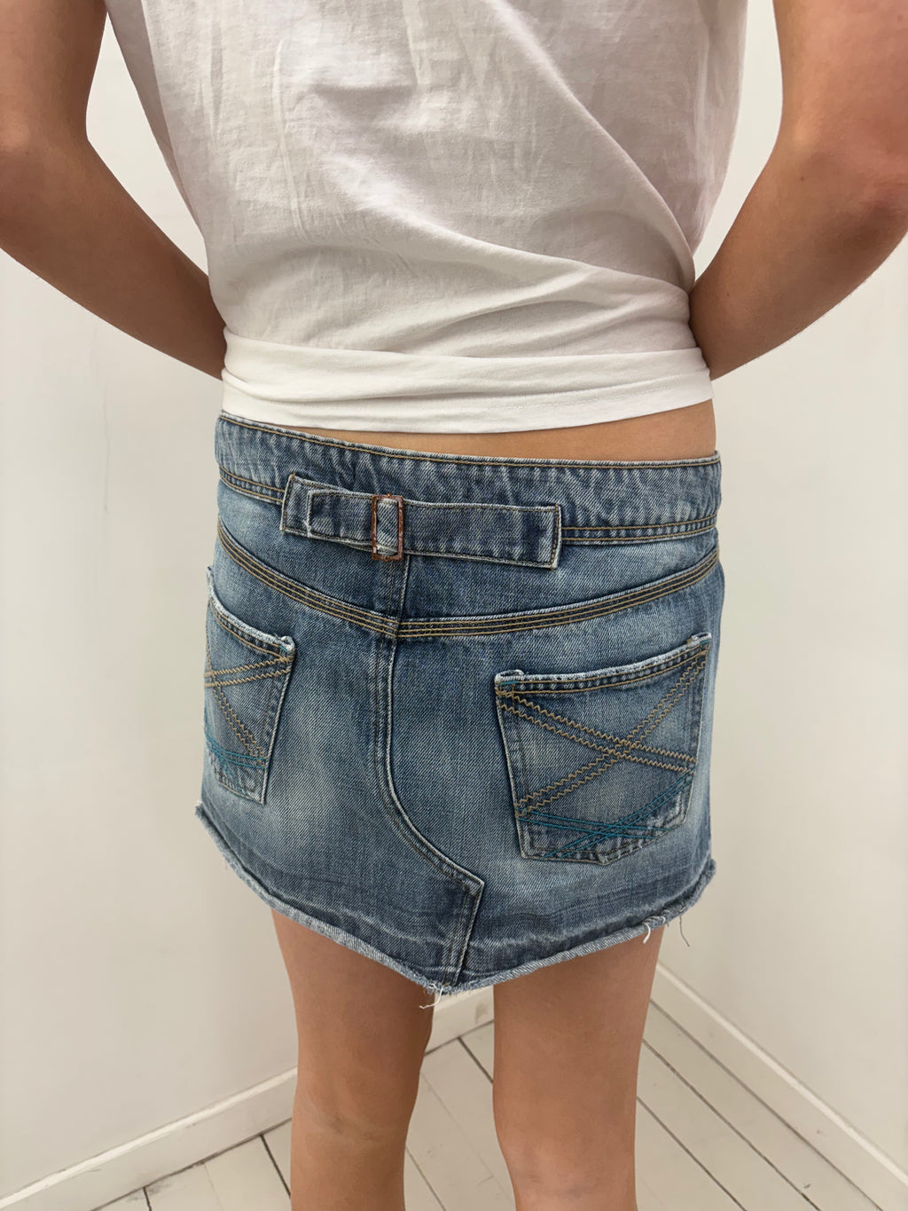 Low Rise Distressed Y2K Denim Mini Skirt