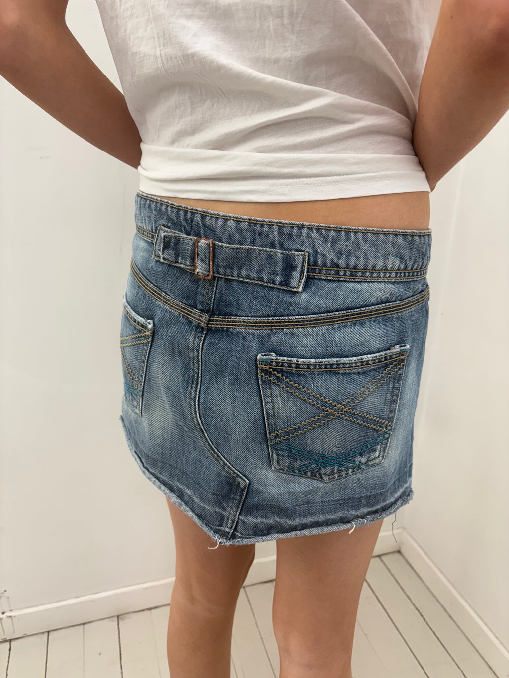 Low Rise Distressed Y2K Denim Mini Skirt