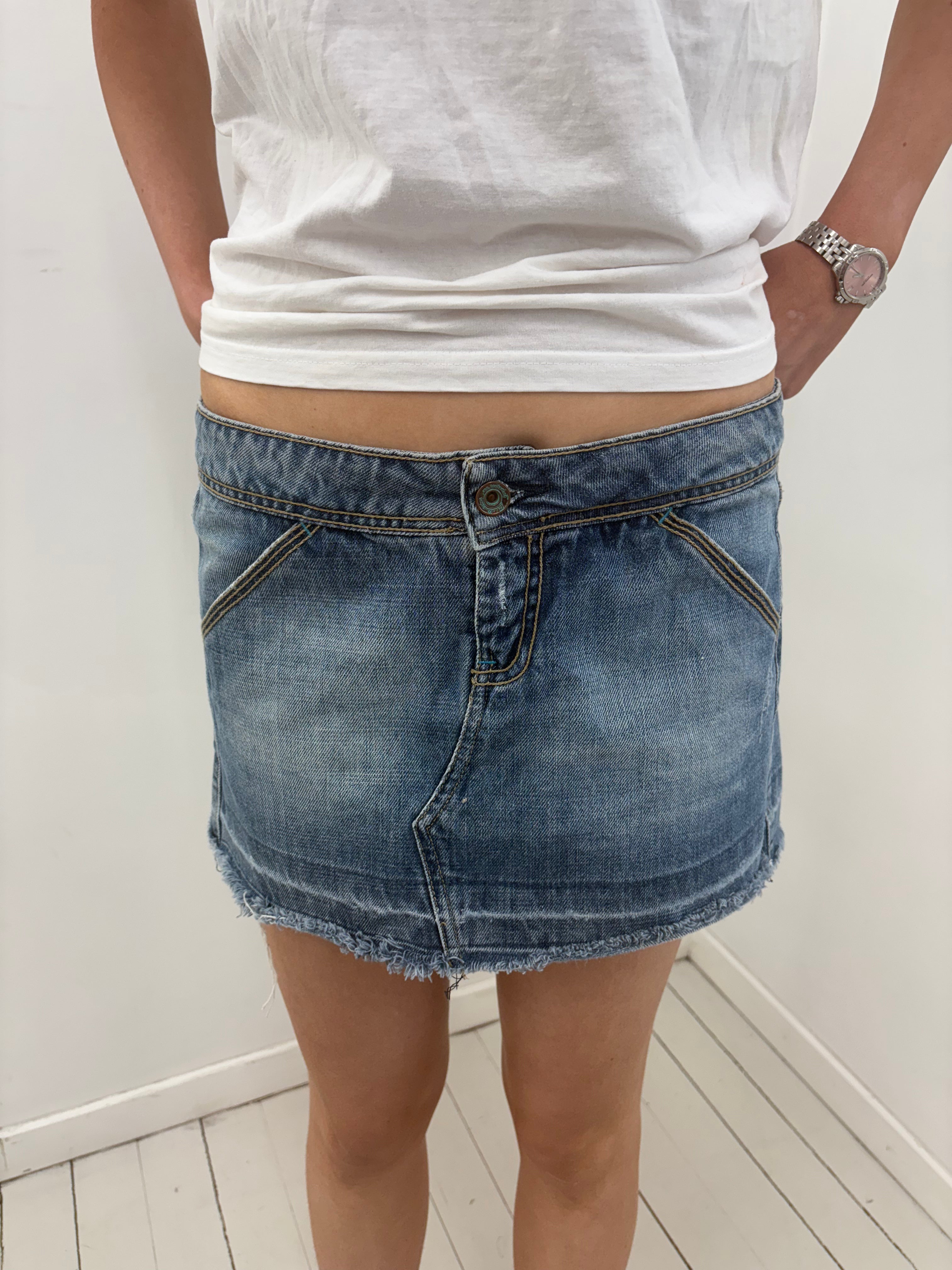 Low Rise Distressed Y2K Denim Mini Skirt