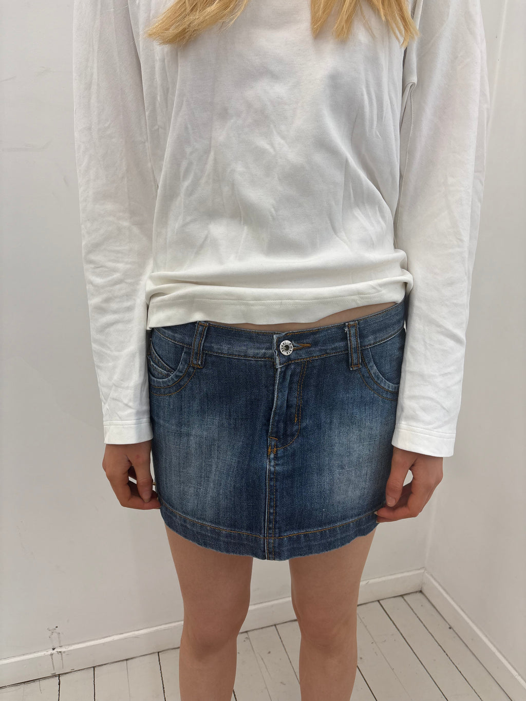 Y2K Dark Wash Low Rise Denim Mini Skirt