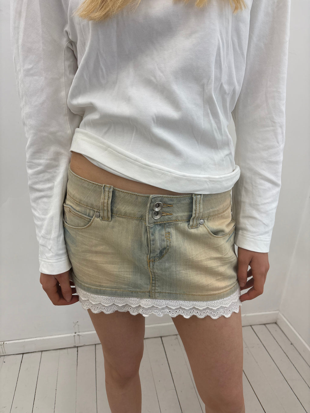 Y2K Beige Wash Lace Trim Denim Micro Skirt